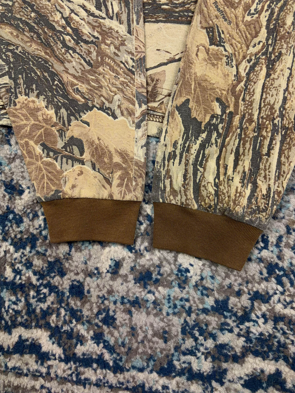 Vintage Realtree Timber Camo Long Sleeve Hunting T-Shirt Size Large