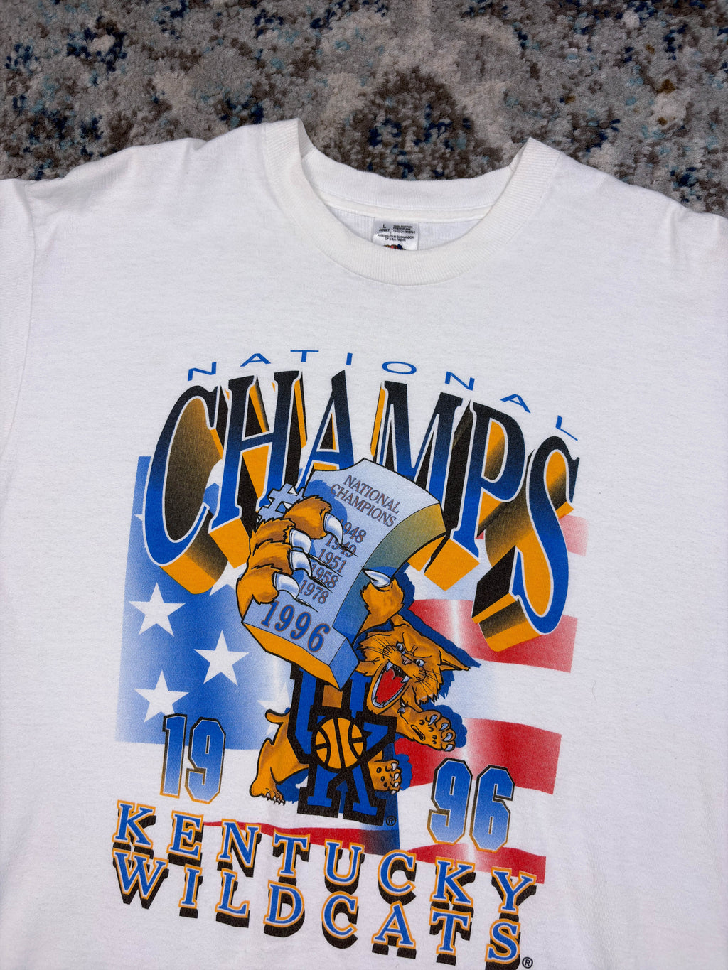 Vintage 1996 Kentucky Wildcats NCAA National Champs Graphic T-Shirt Size Large