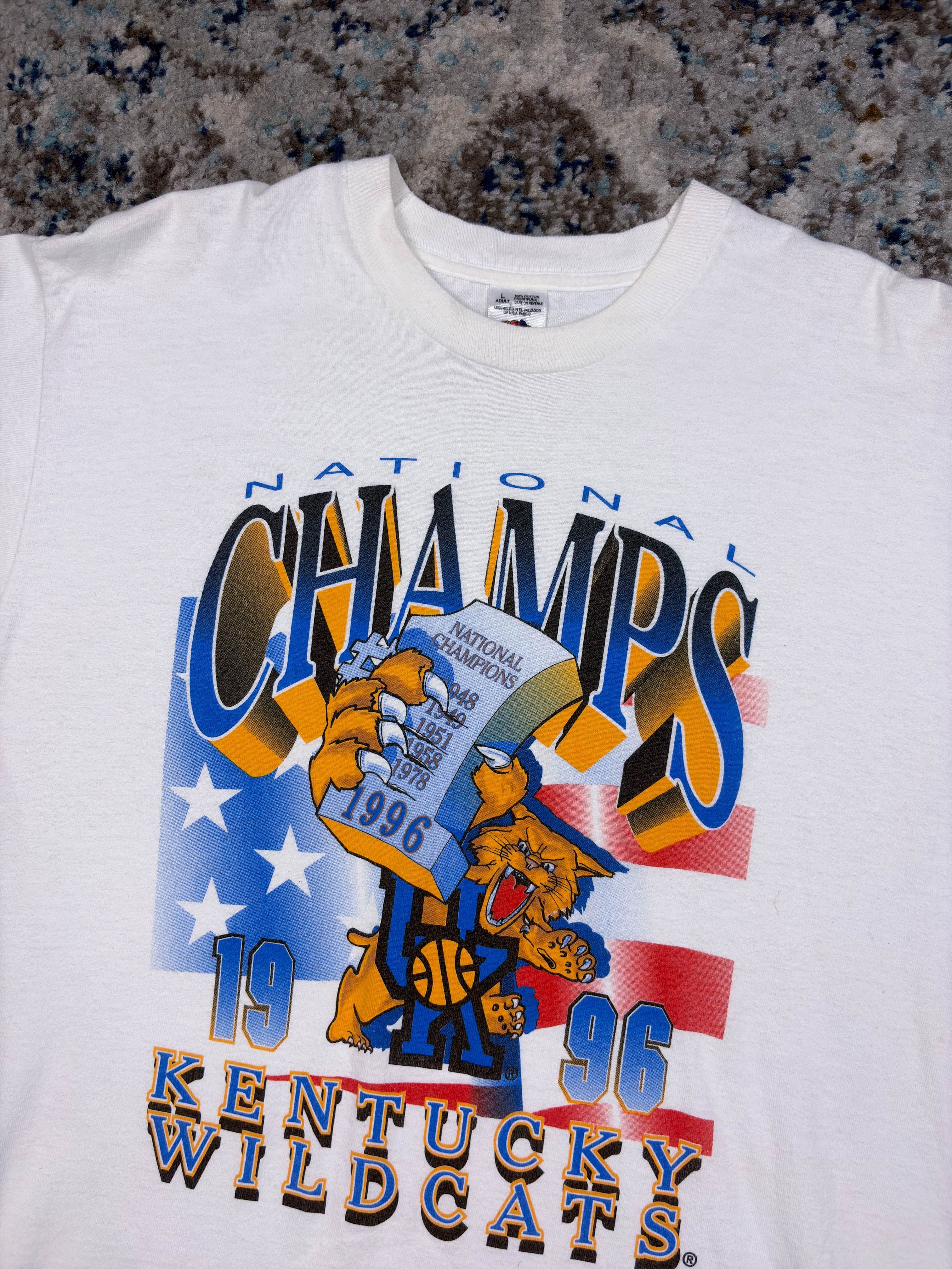 Vintage 1996 Kentucky Wildcats NCAA National Champs Graphic T-Shirt Size Large