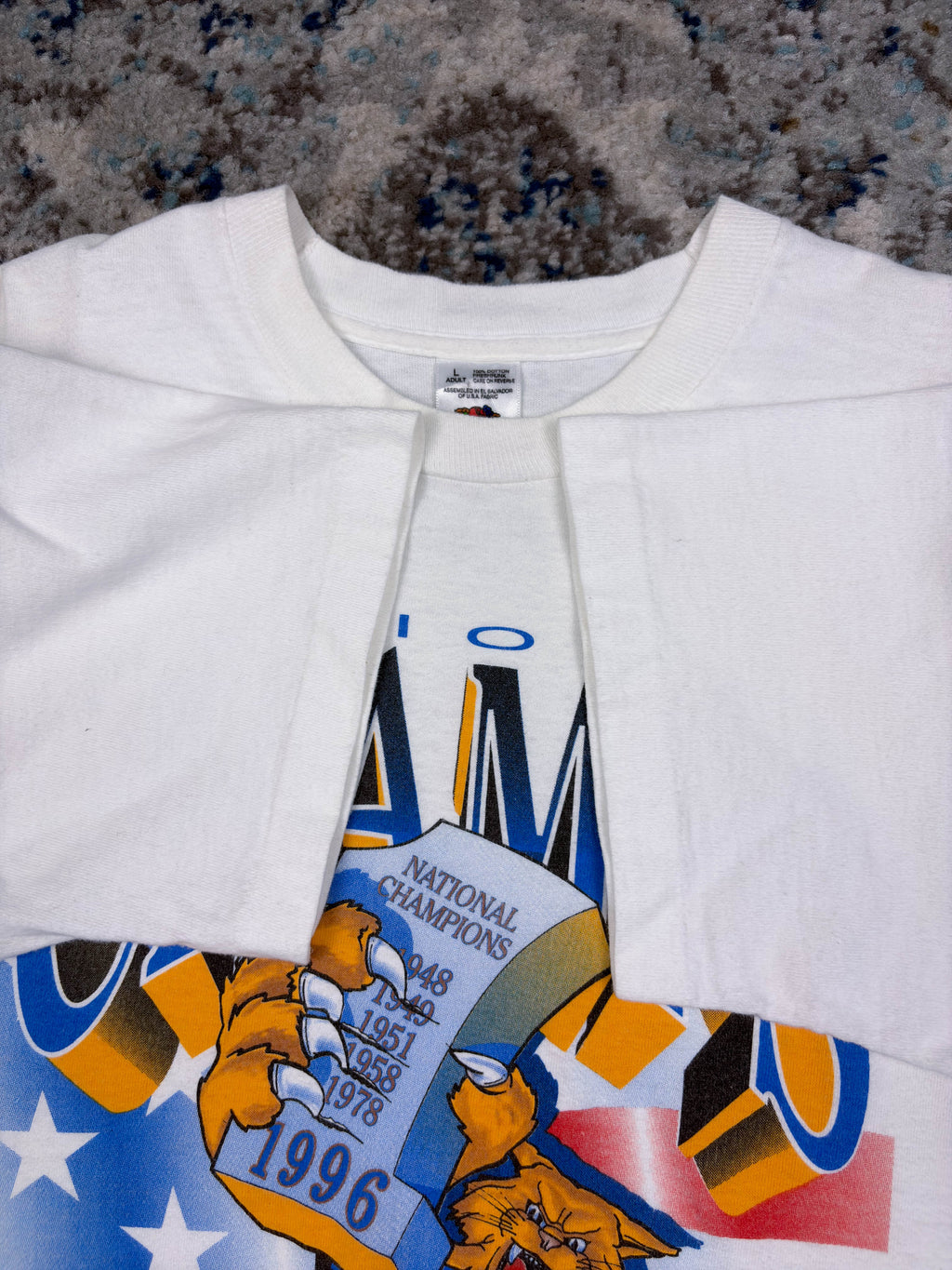Vintage 1996 Kentucky Wildcats NCAA National Champs Graphic T-Shirt Size Large