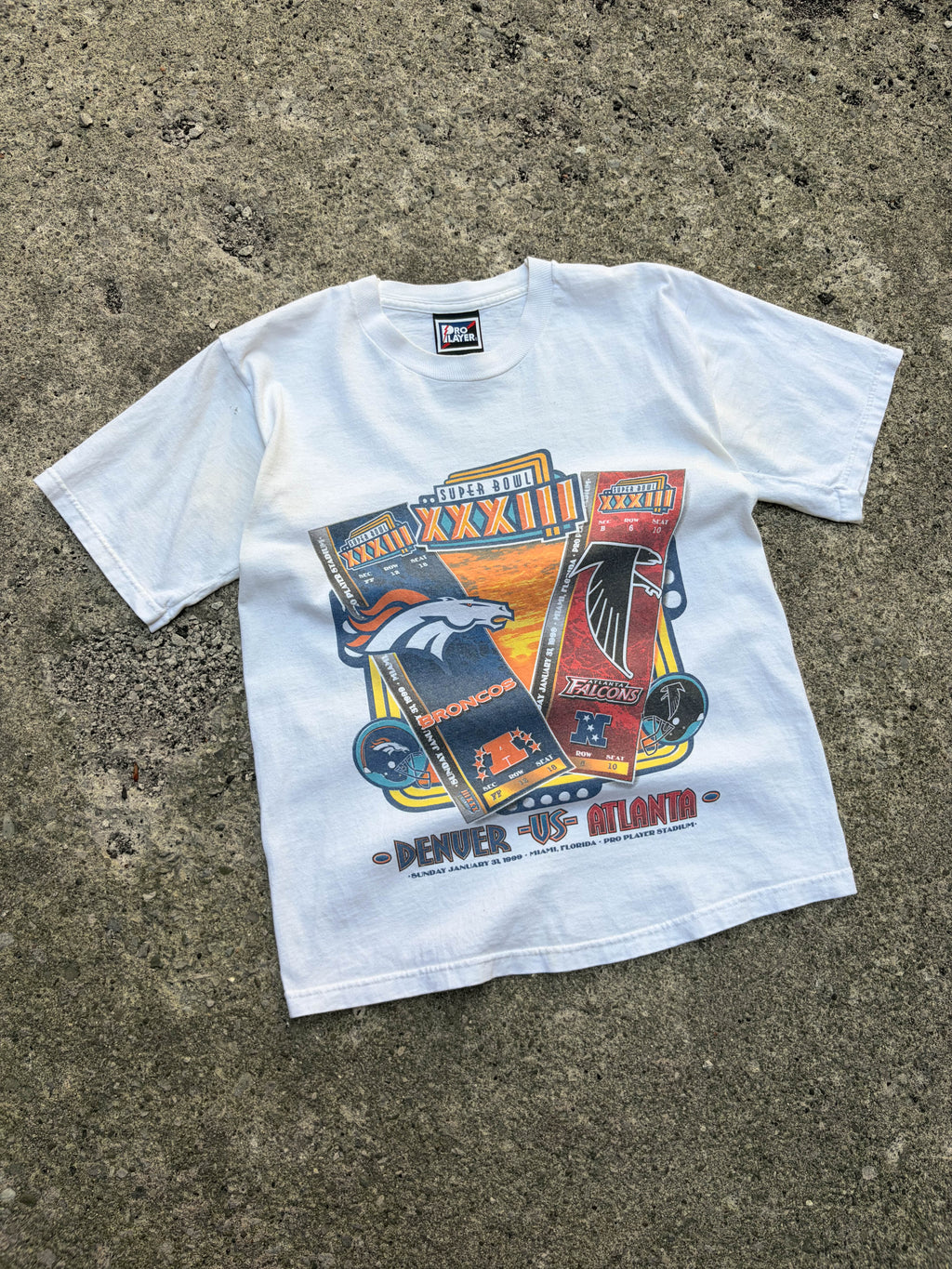 Vintage 1999 Broncos Vs Falcons NFL Super Bowl XXXIII T-Shirt Size YOUTH L