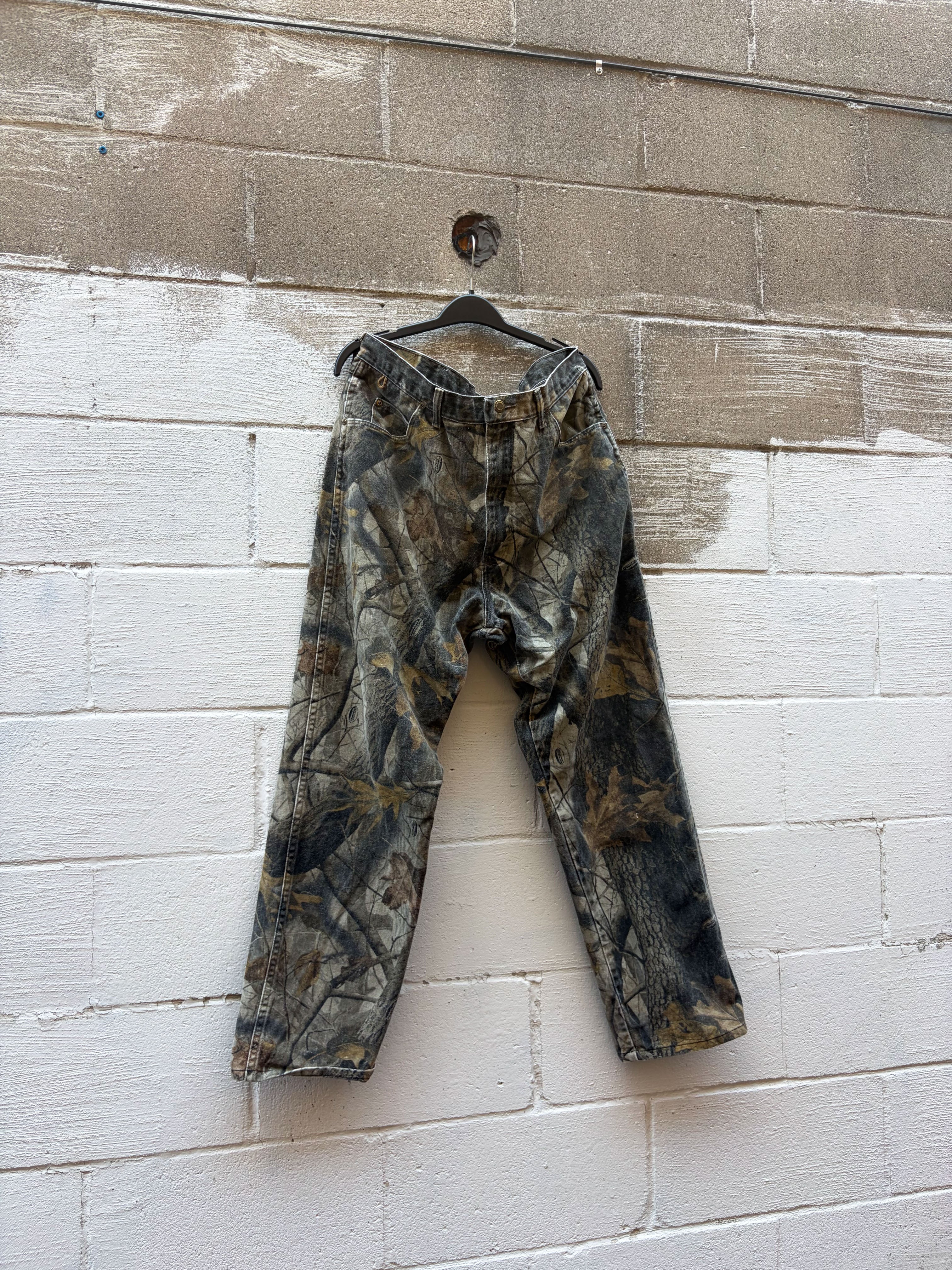 Vintage Wrangler Rugged Wear Realtree Hardwoods Camo Pants Size 35