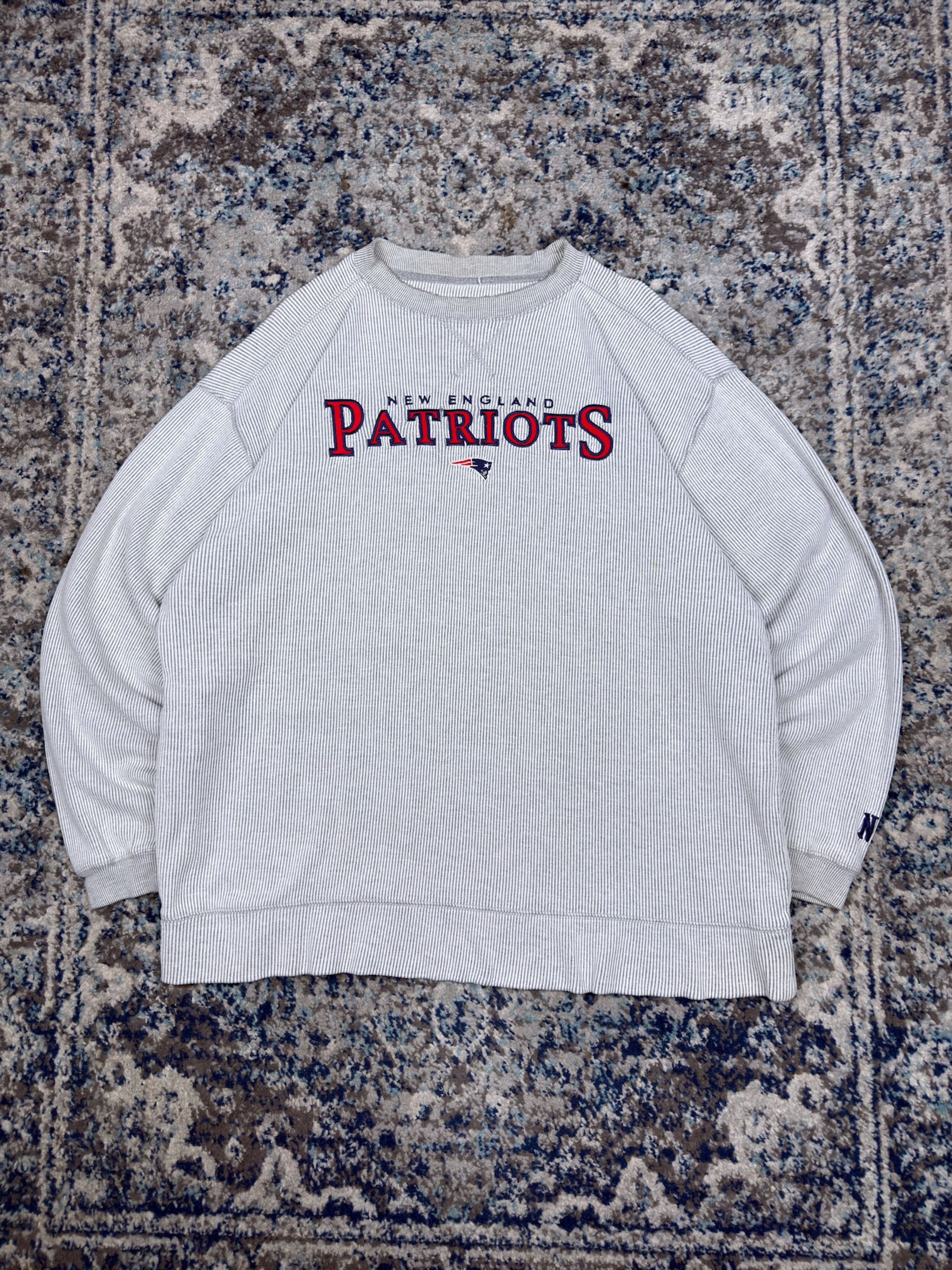 Vintage 90s New England Patriots NFL Embroidered Spellout Sweatshirt Size 2XL