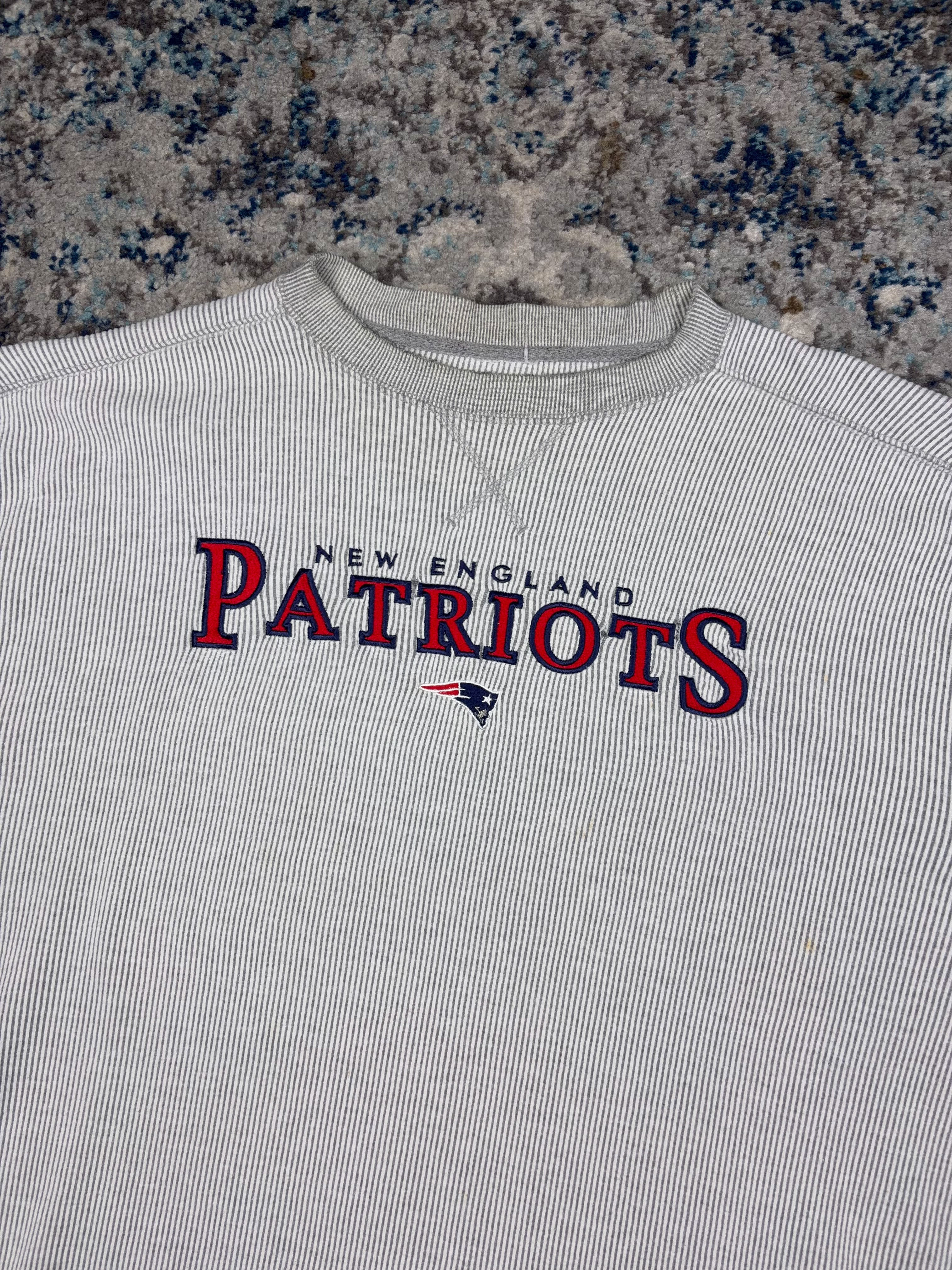 Vintage 90s New England Patriots NFL Embroidered Spellout Sweatshirt Size 2XL