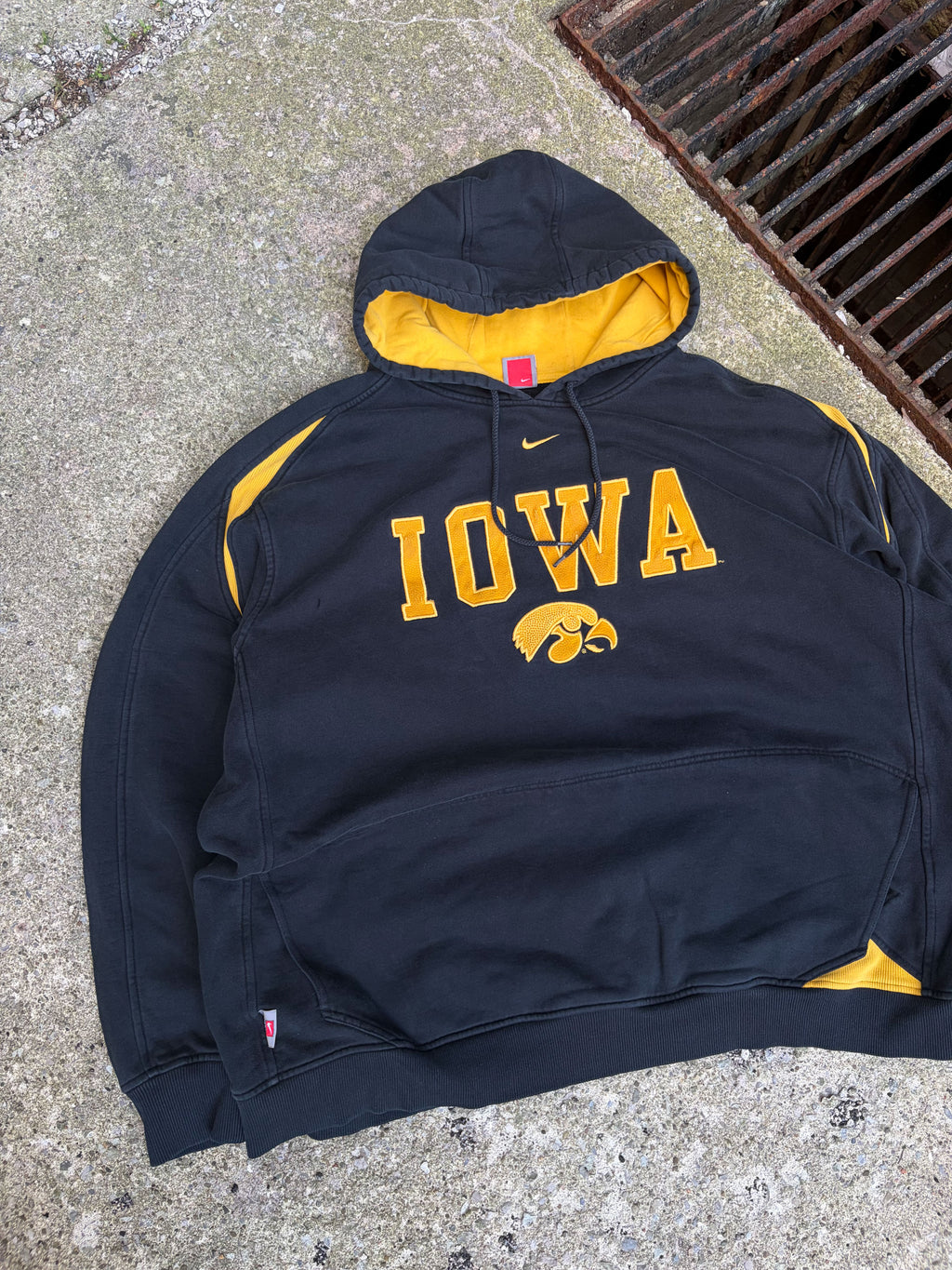 Vintage Iowa State Hawkeyes NCAA Embroidered Nike Hooded Sweatshirt Size 2XL