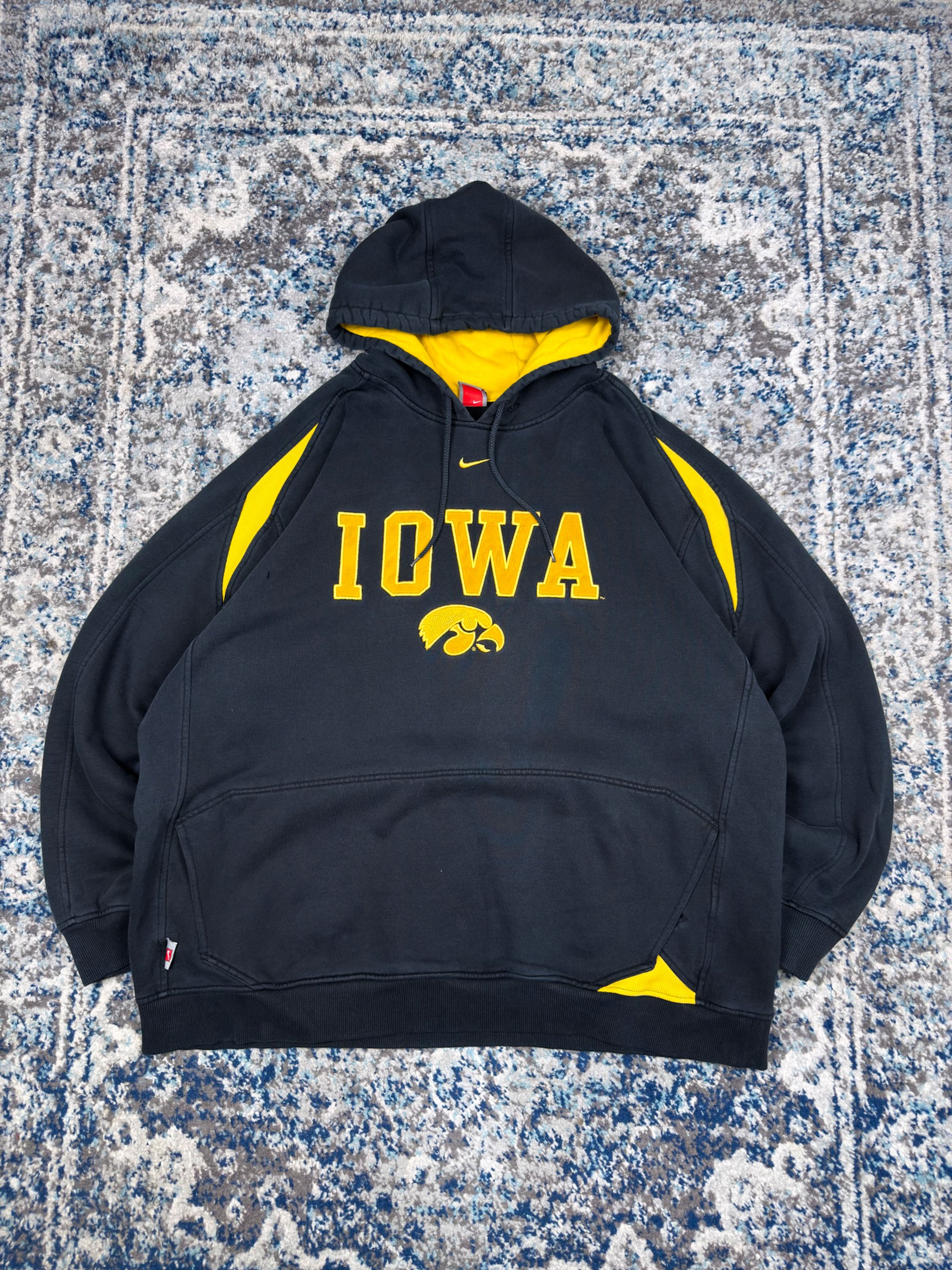 Vintage Iowa State Hawkeyes NCAA Embroidered Nike Hooded Sweatshirt Size 2XL