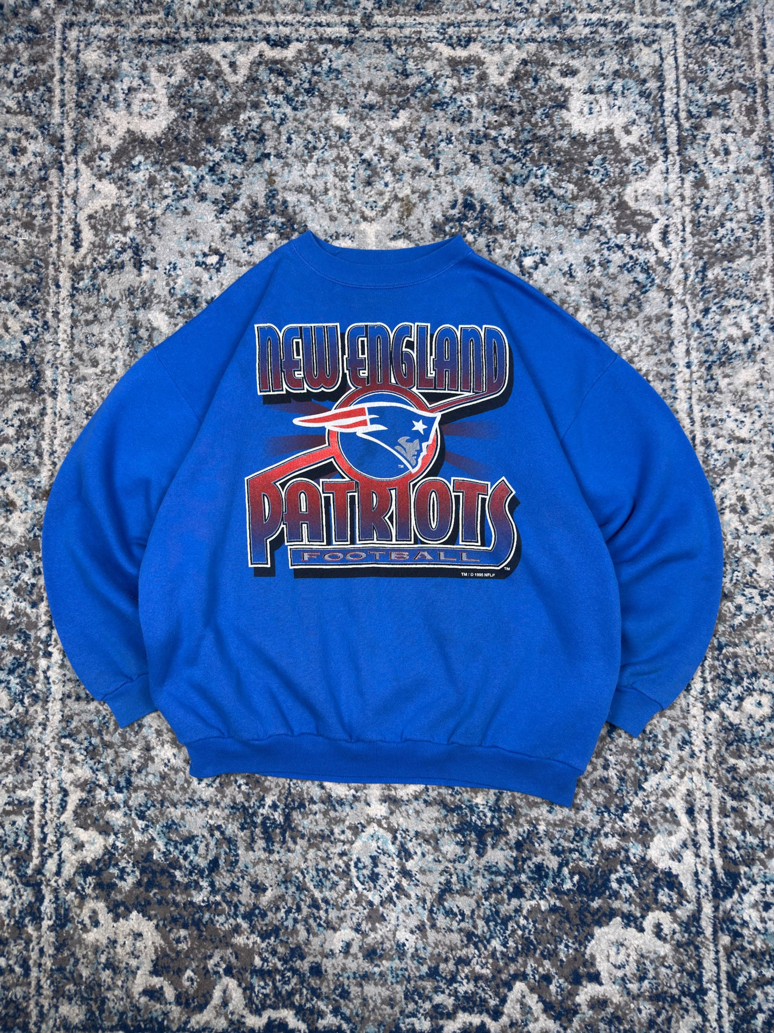 Vintage 1995 New England Patriots NFL Big Spellout Graphic Sweatshirt Size XL