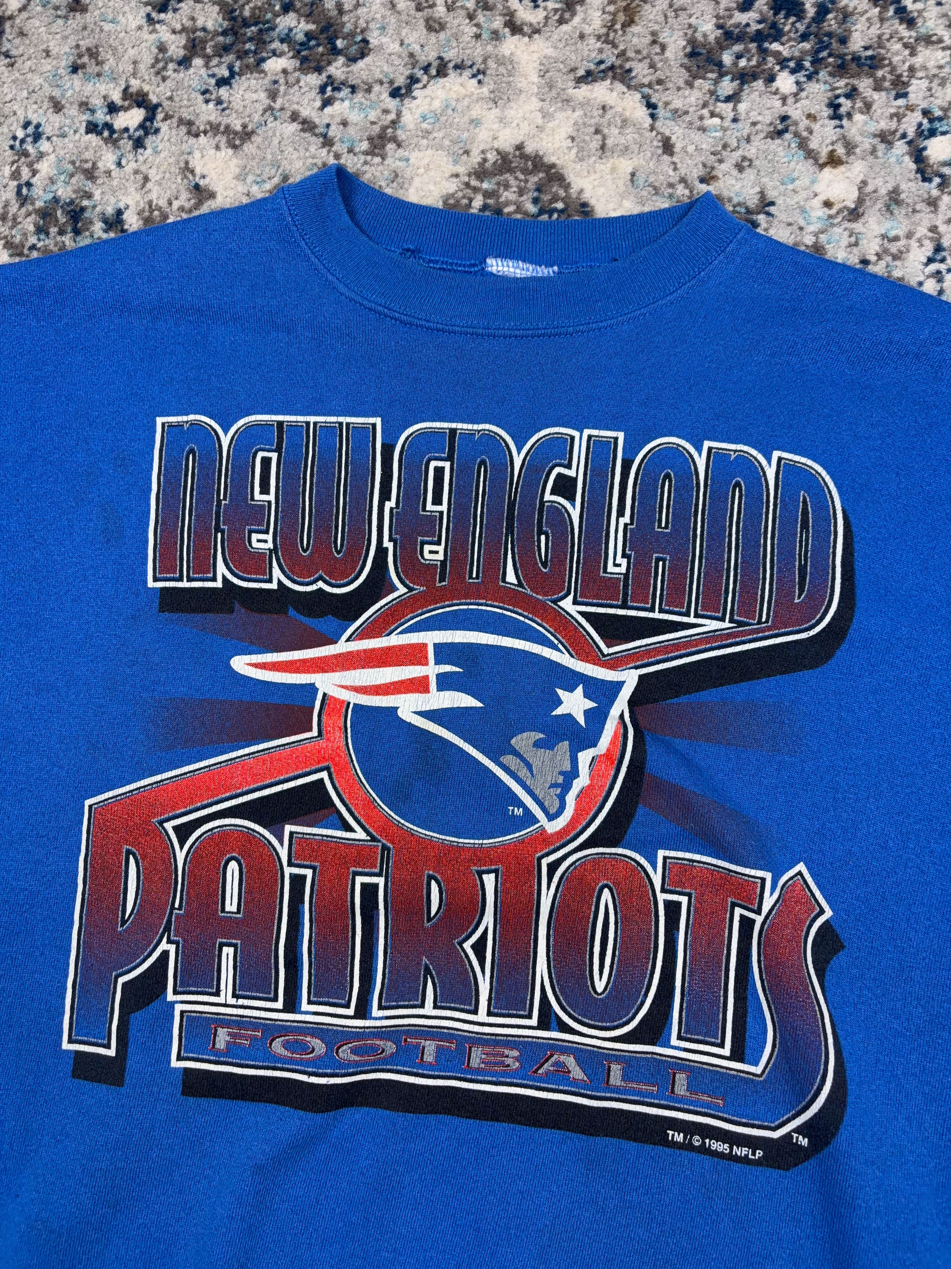 Vintage 1995 New England Patriots NFL Big Spellout Graphic Sweatshirt Size XL