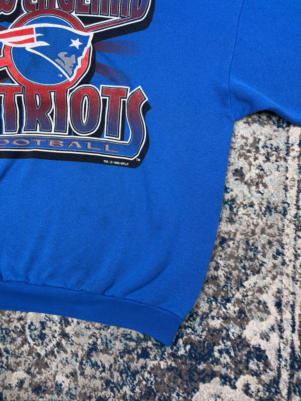 Vintage 1995 New England Patriots NFL Big Spellout Graphic Sweatshirt Size XL