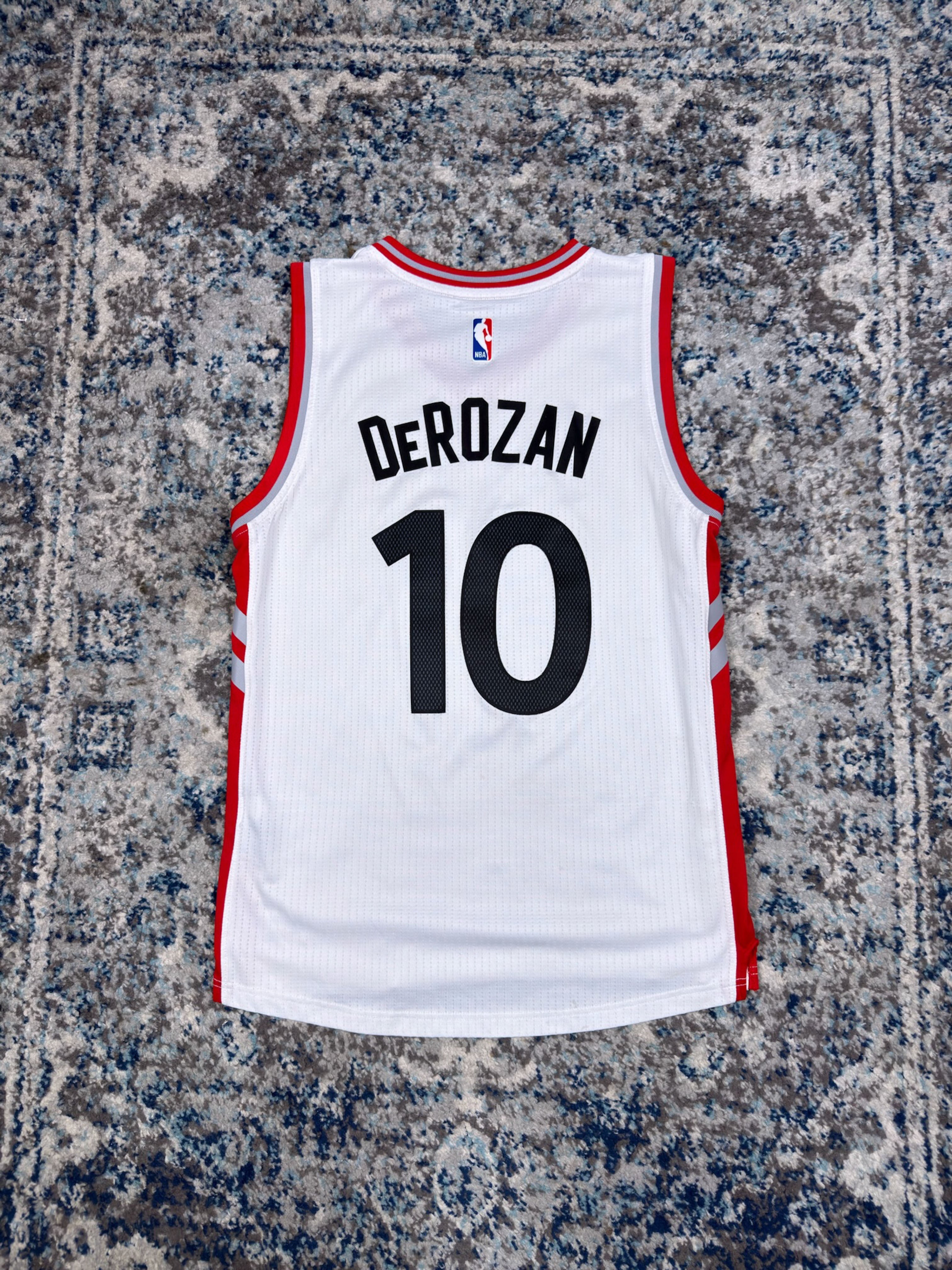 Vintage Demar DeRozan #10 Toronto Raptors NBA Basketball Jersey Size Small
