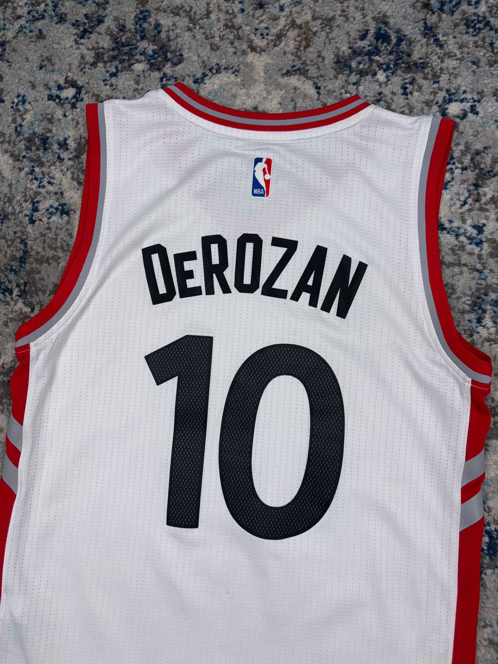 Vintage Demar DeRozan #10 Toronto Raptors NBA Basketball Jersey Size Small