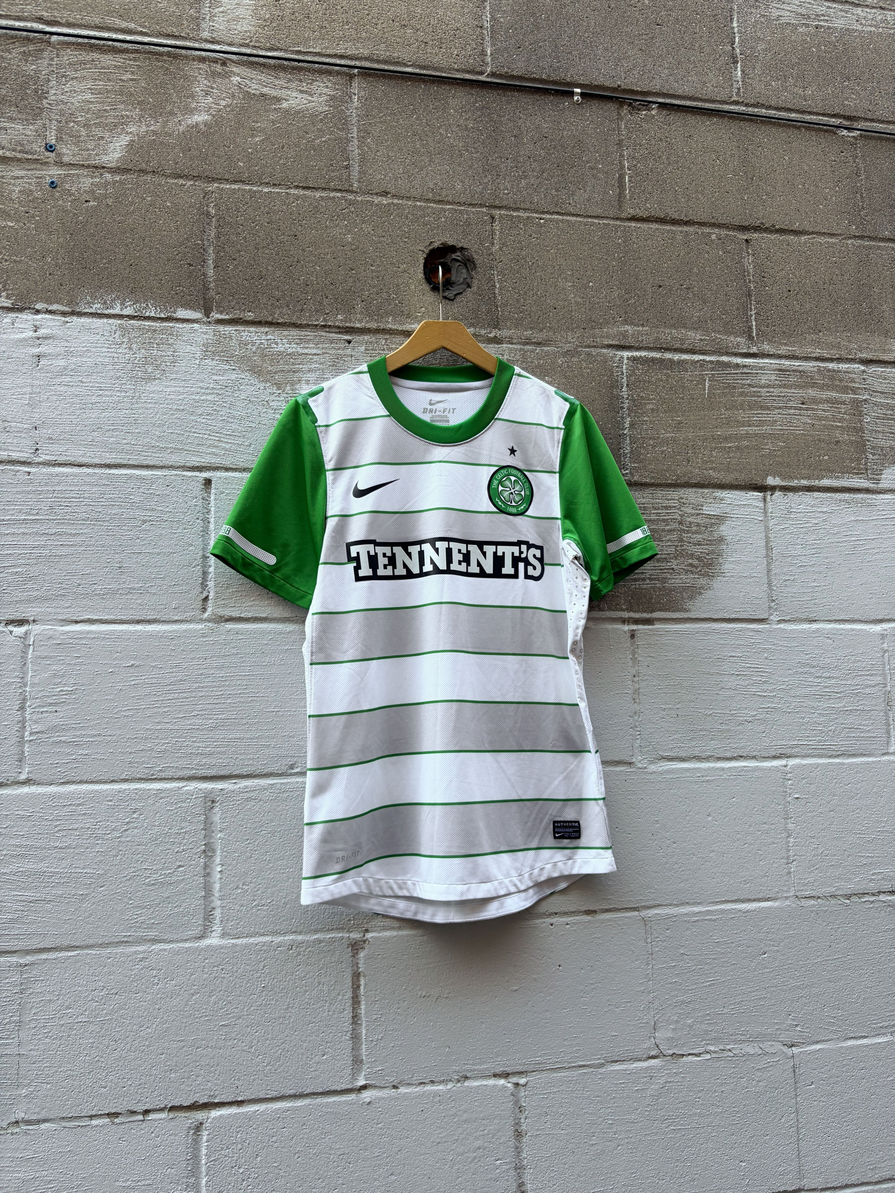 Vintage Tennent's Lager Celtic Football Club Nike Soccer Jersey Size Medium