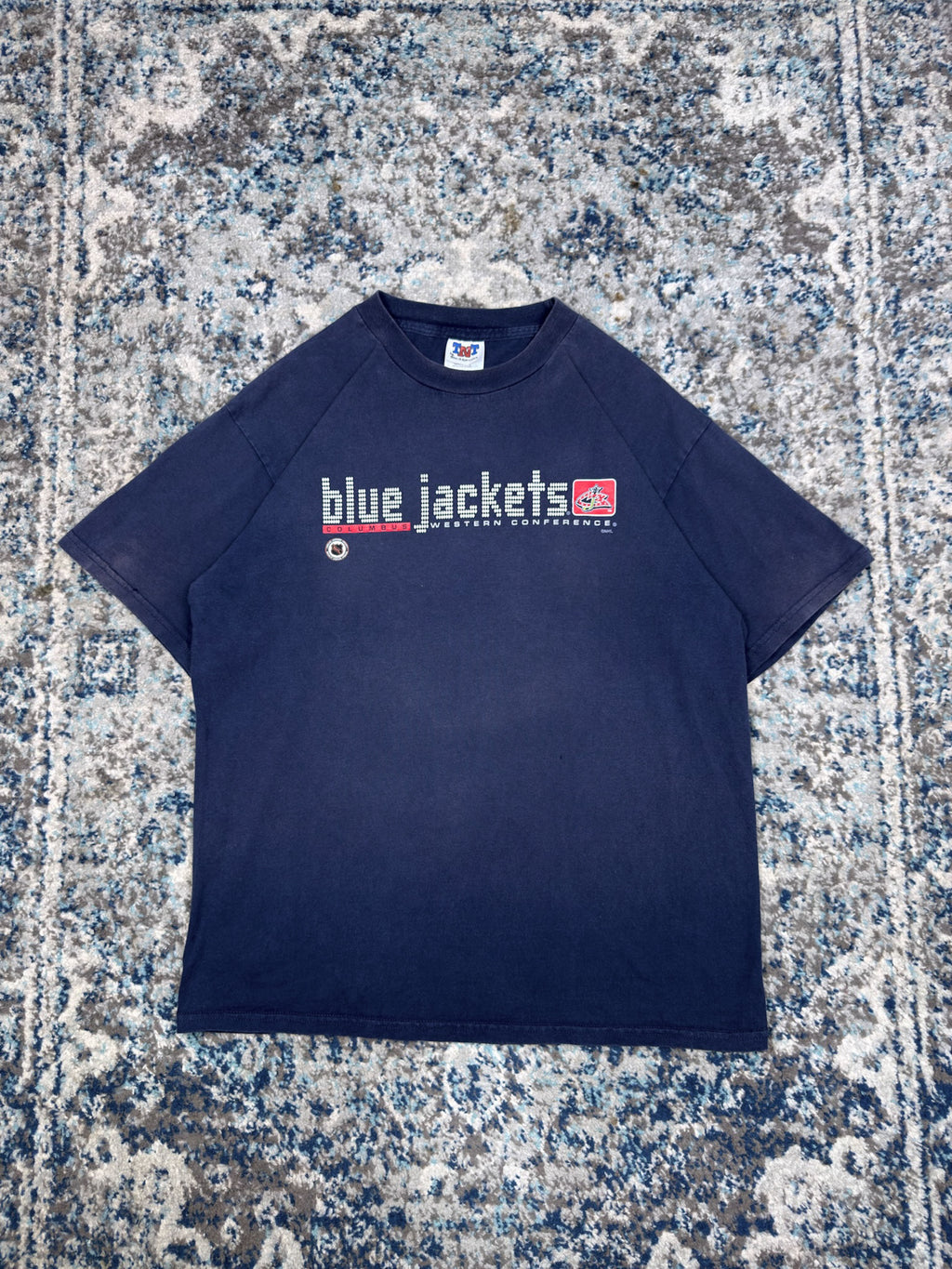 Vintage Columbus Blue Jackets NHL Spellout Logo Graphic T-Shirt Size Large
