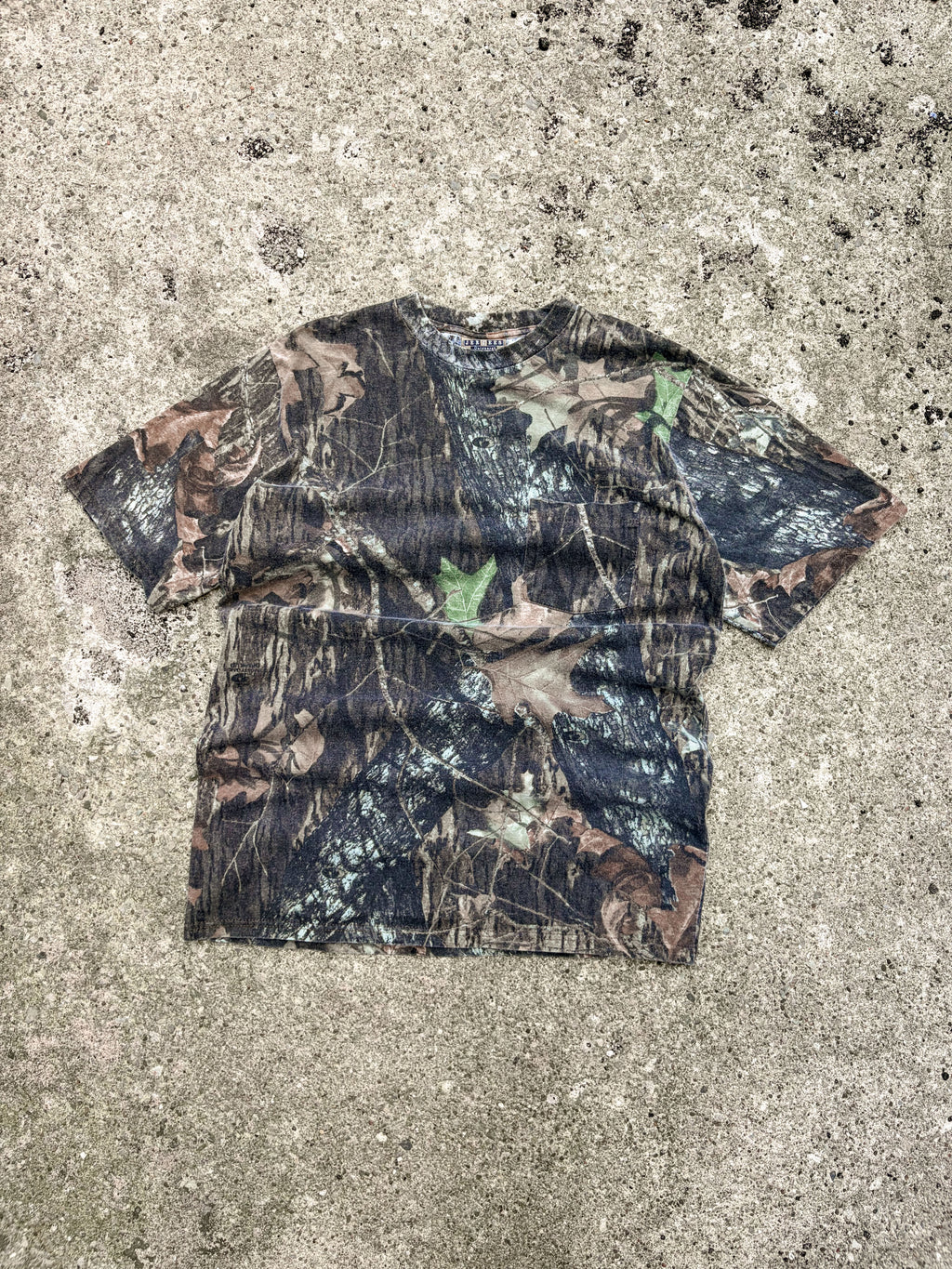 Vintage Jerseys Outdoors Mossy Oak Breakup Camo Hunting T-Shirt Size Medium