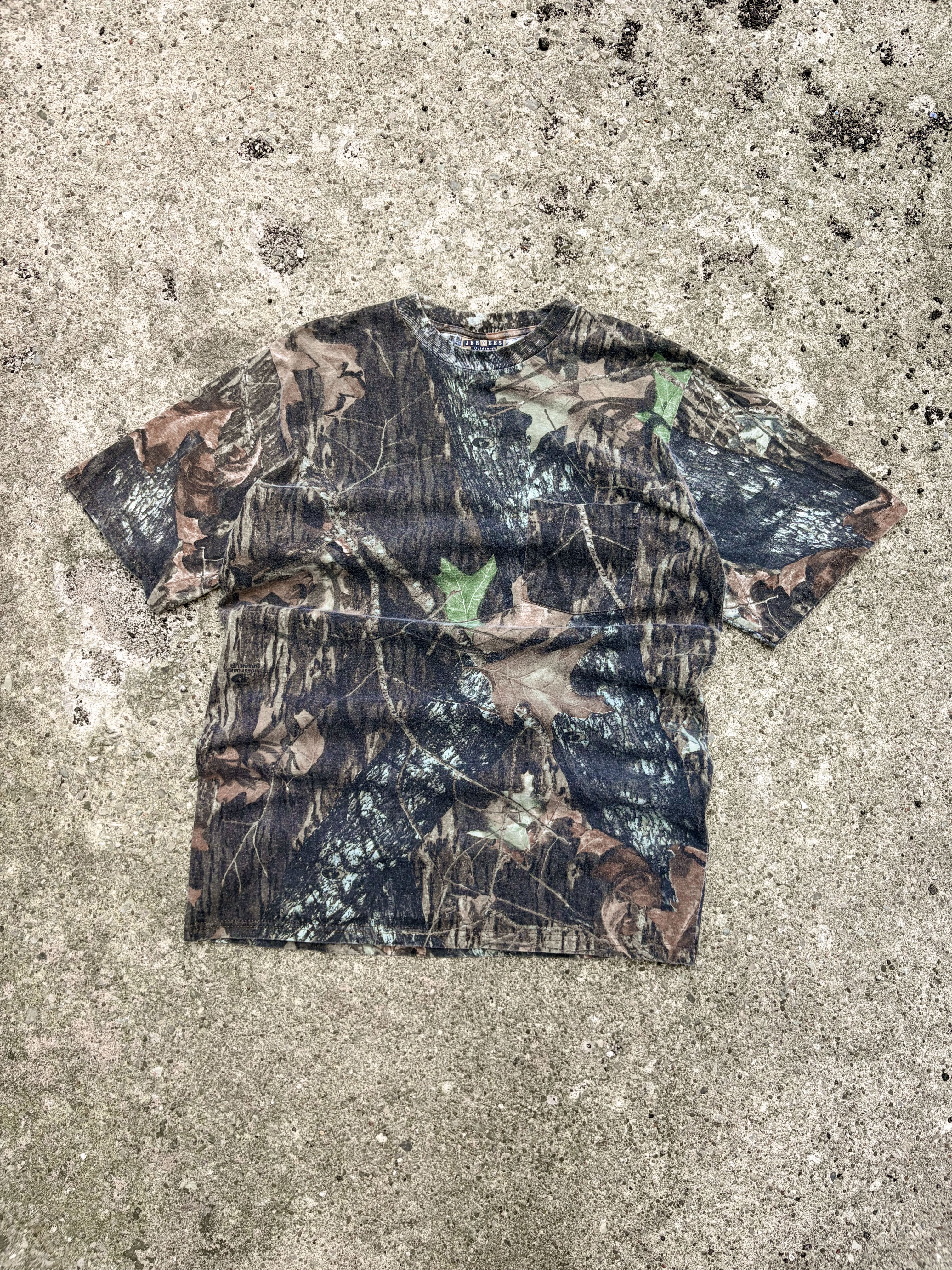 Vintage Jerseys Outdoors Mossy Oak Breakup Camo Hunting T-Shirt Size Medium