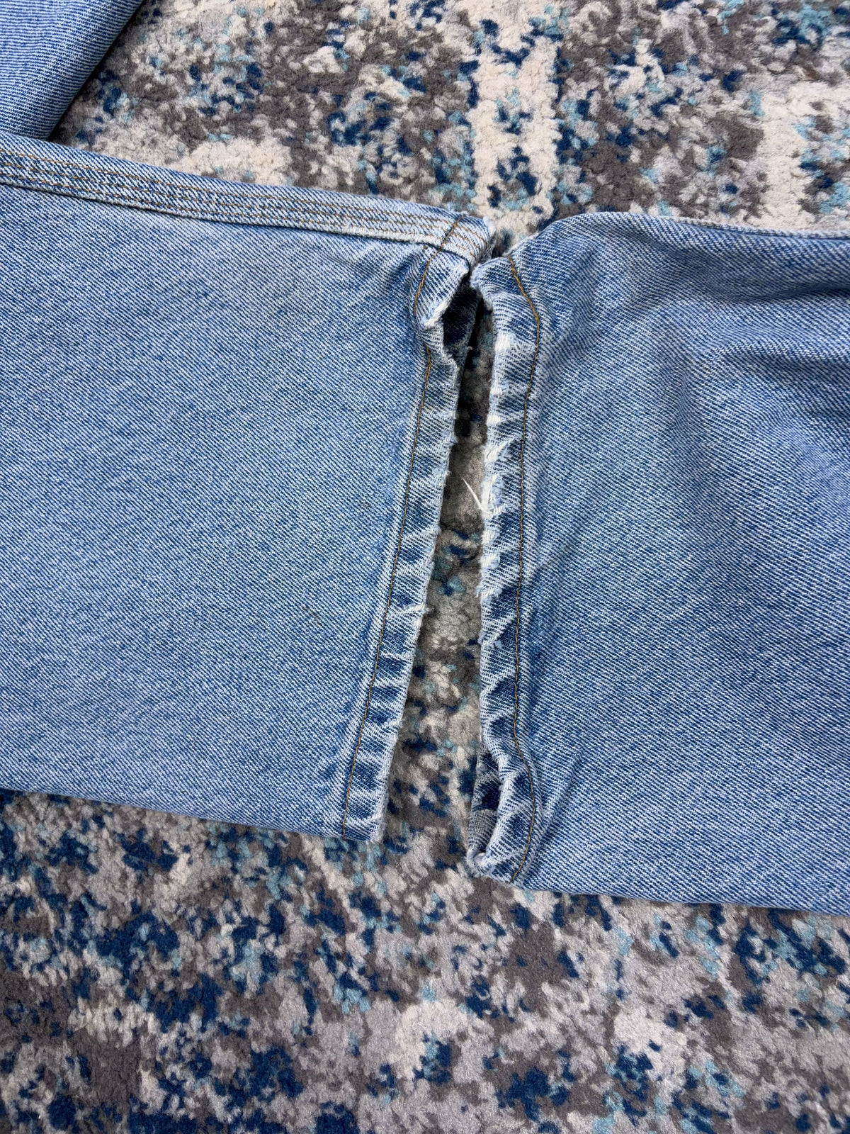 Vintage Carhartt Relaxed Fit Medium Wash Denim Workwear Pants Size 35