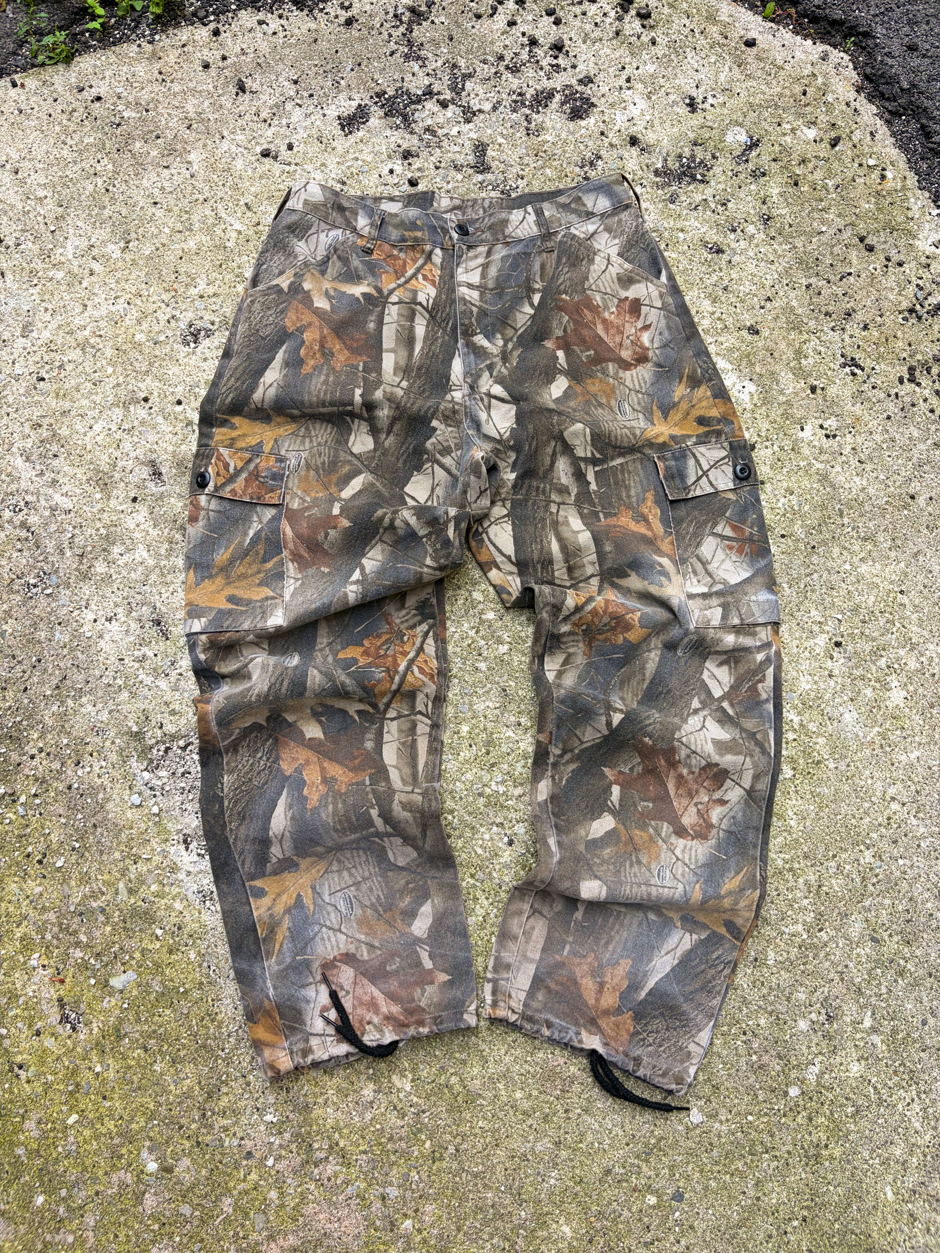 Vintage Realtree Hardwoods Camo Hunting Cargo Pants Size 34