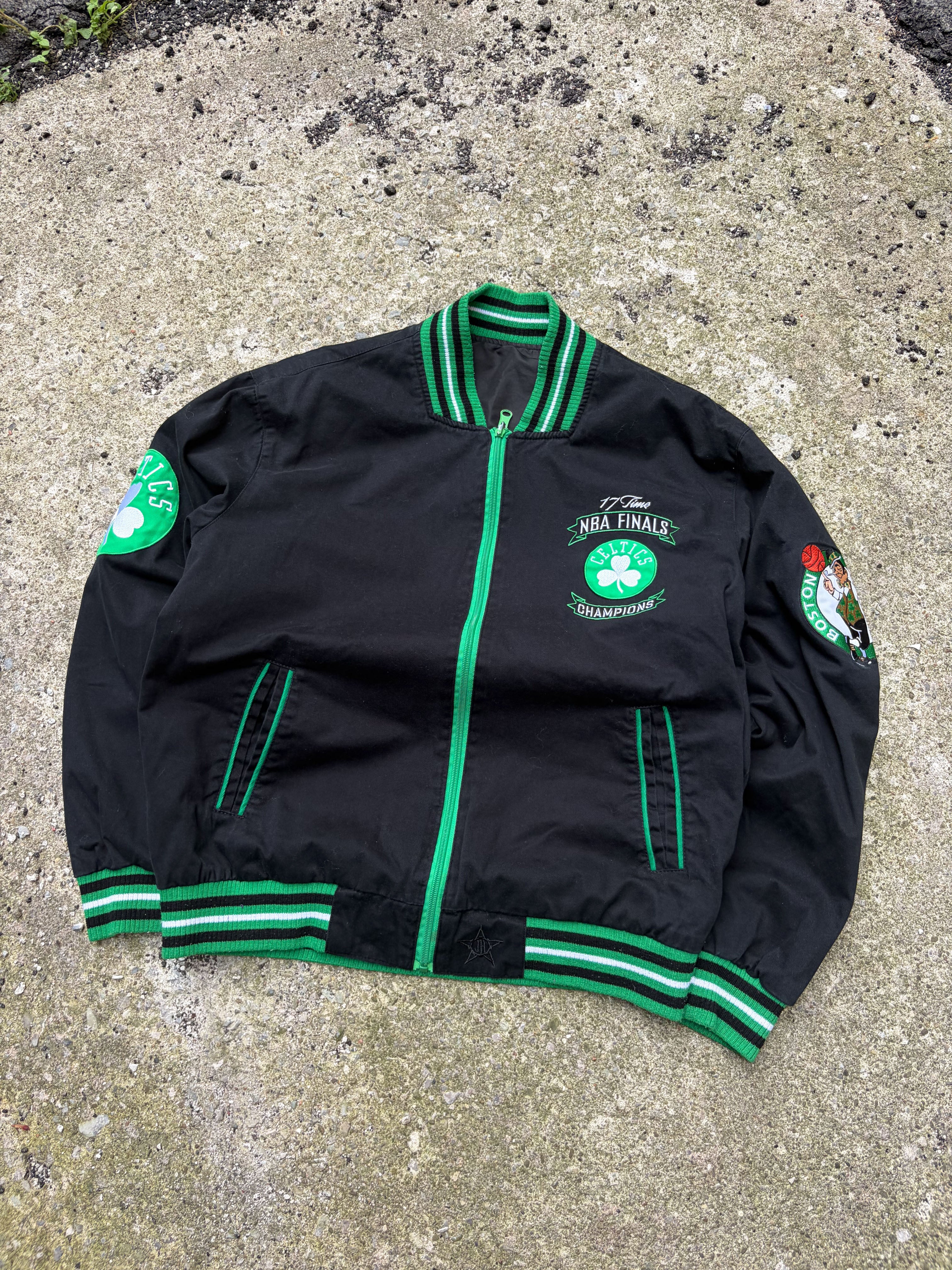 Boston Celtics NBA 17 Time Champions Embroidered Reversible Bomber Jacket Size Large
