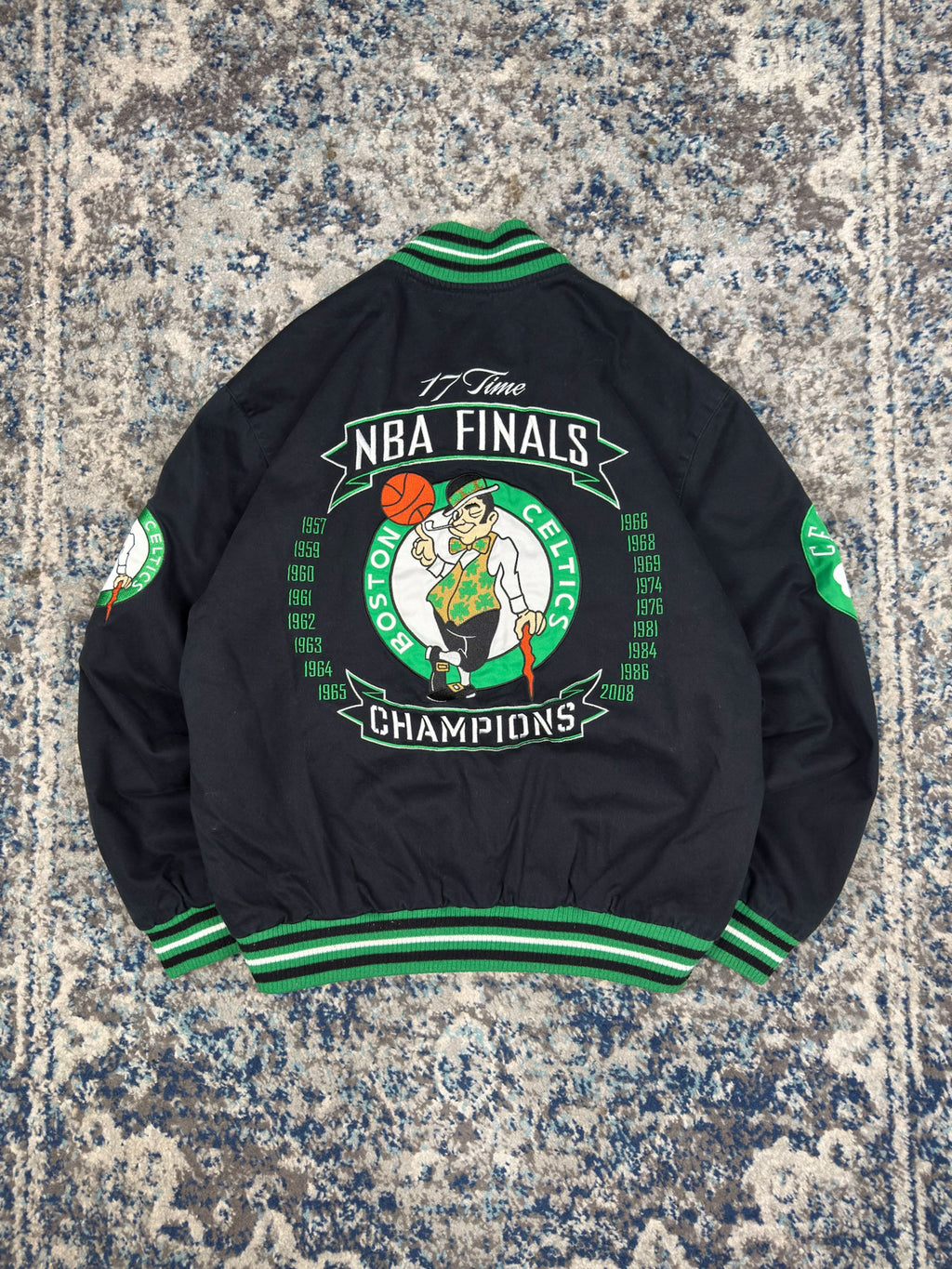 Boston Celtics NBA 17 Time Champions Embroidered Reversible Bomber Jacket Size Large