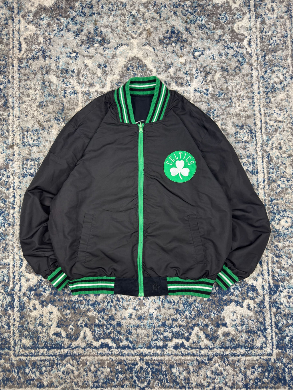 Boston Celtics NBA 17 Time Champions Embroidered Reversible Bomber Jacket Size Large