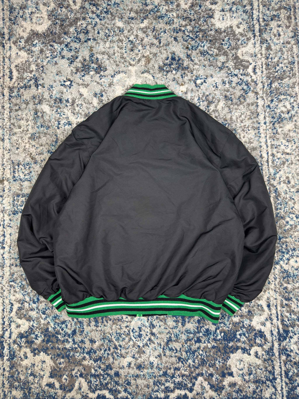 Boston Celtics NBA 17 Time Champions Embroidered Reversible Bomber Jacket Size Large