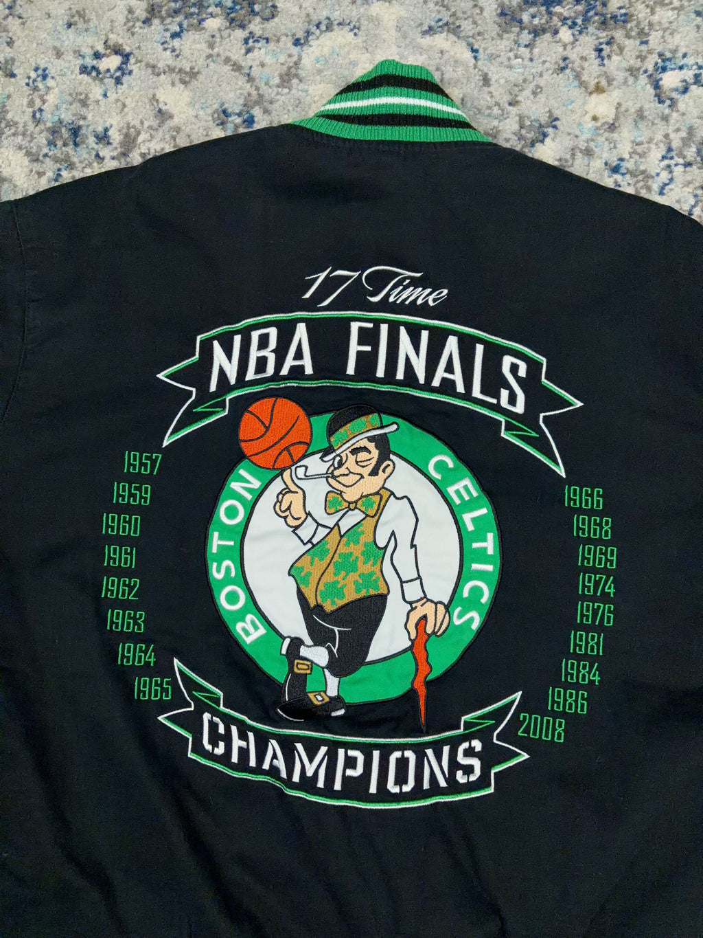 Boston Celtics NBA 17 Time Champions Embroidered Reversible Bomber Jacket Size Large