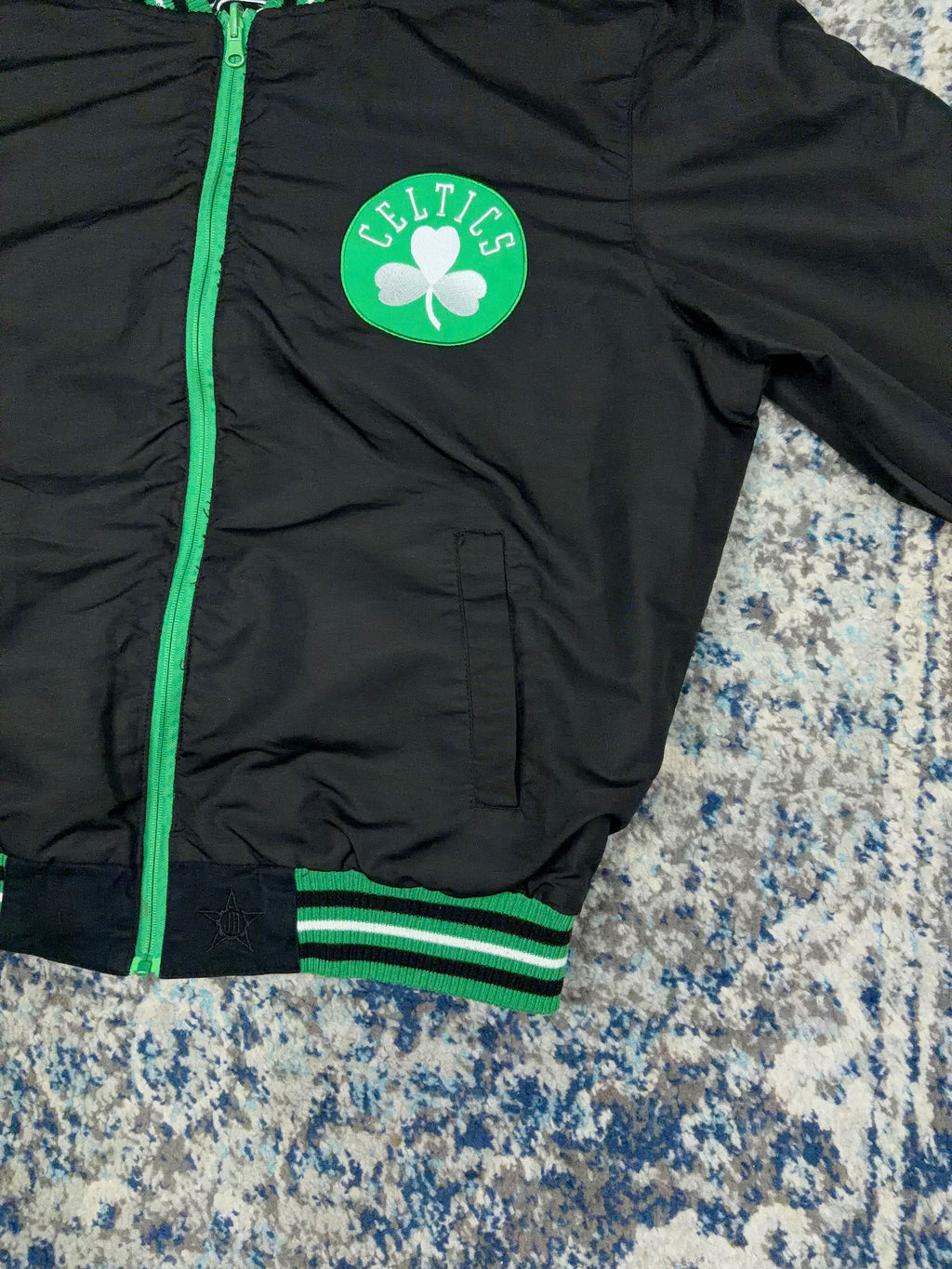 Boston Celtics NBA 17 Time Champions Embroidered Reversible Bomber Jacket Size Large