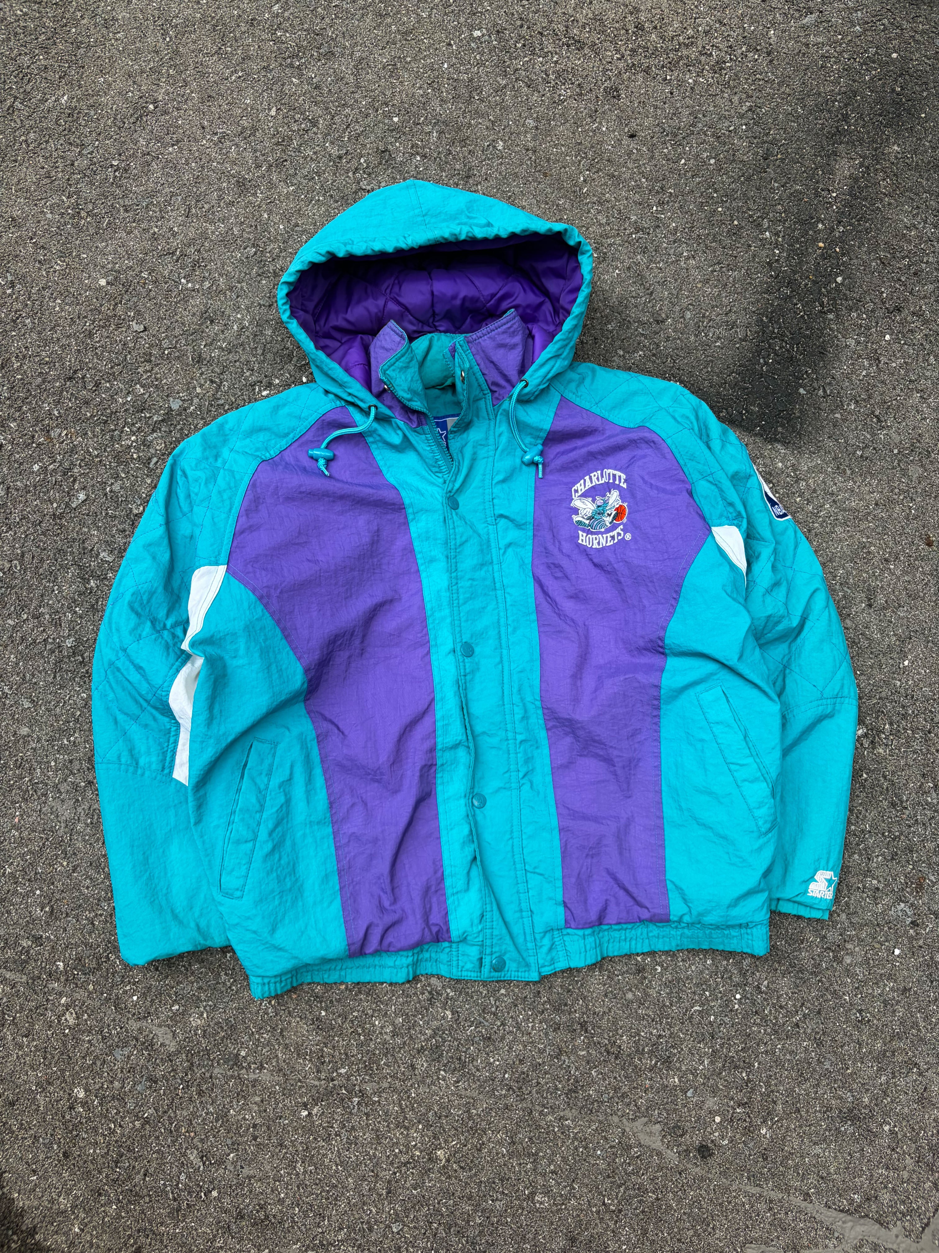 Vintage Charlotte Hornets NBA Embroidered Hooded Starter Jacket Size XL
