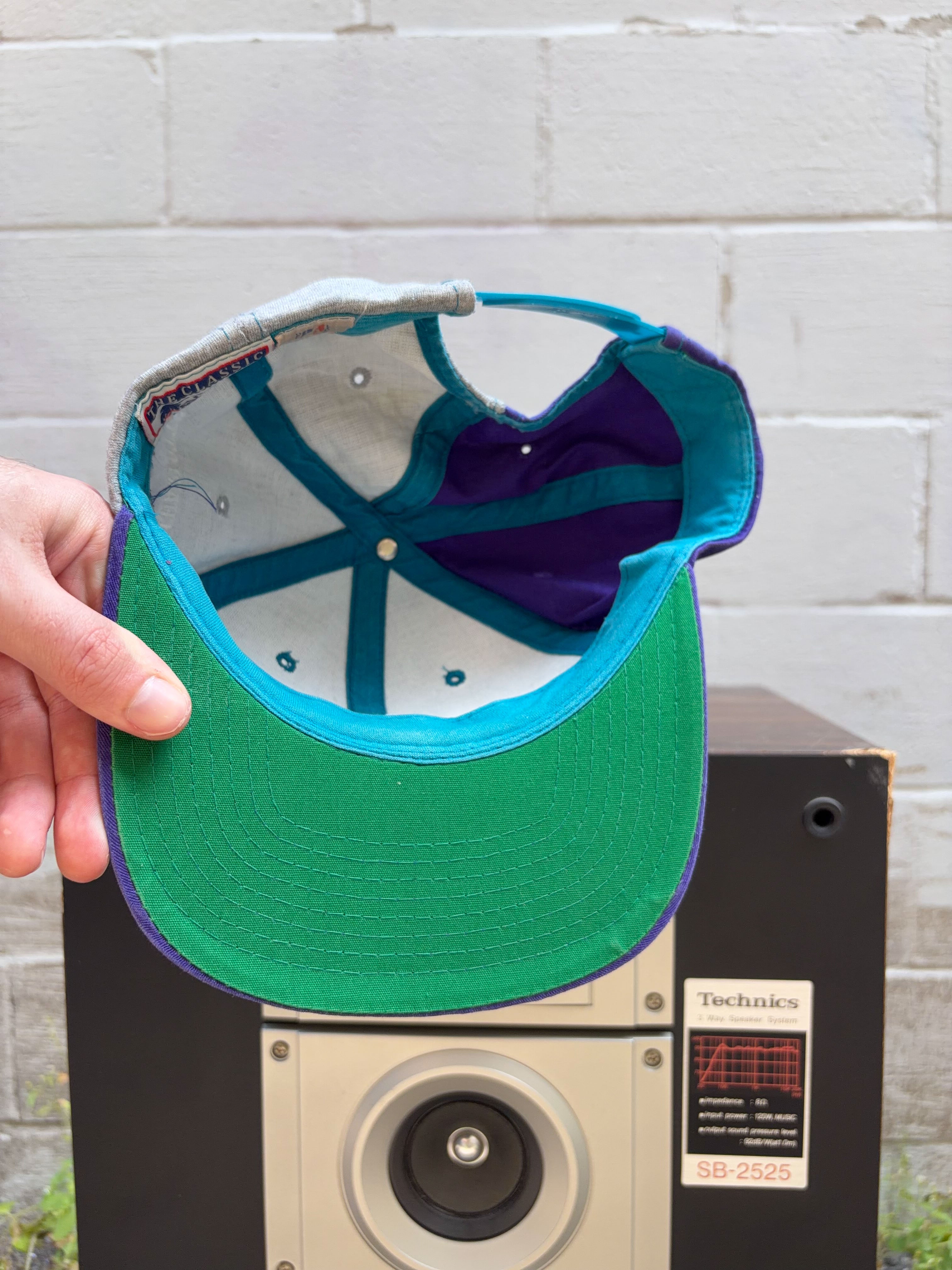 Vintage 90s Charlotte Hornets NBA Embroidered Logo Starter Snapback Hat OSFA