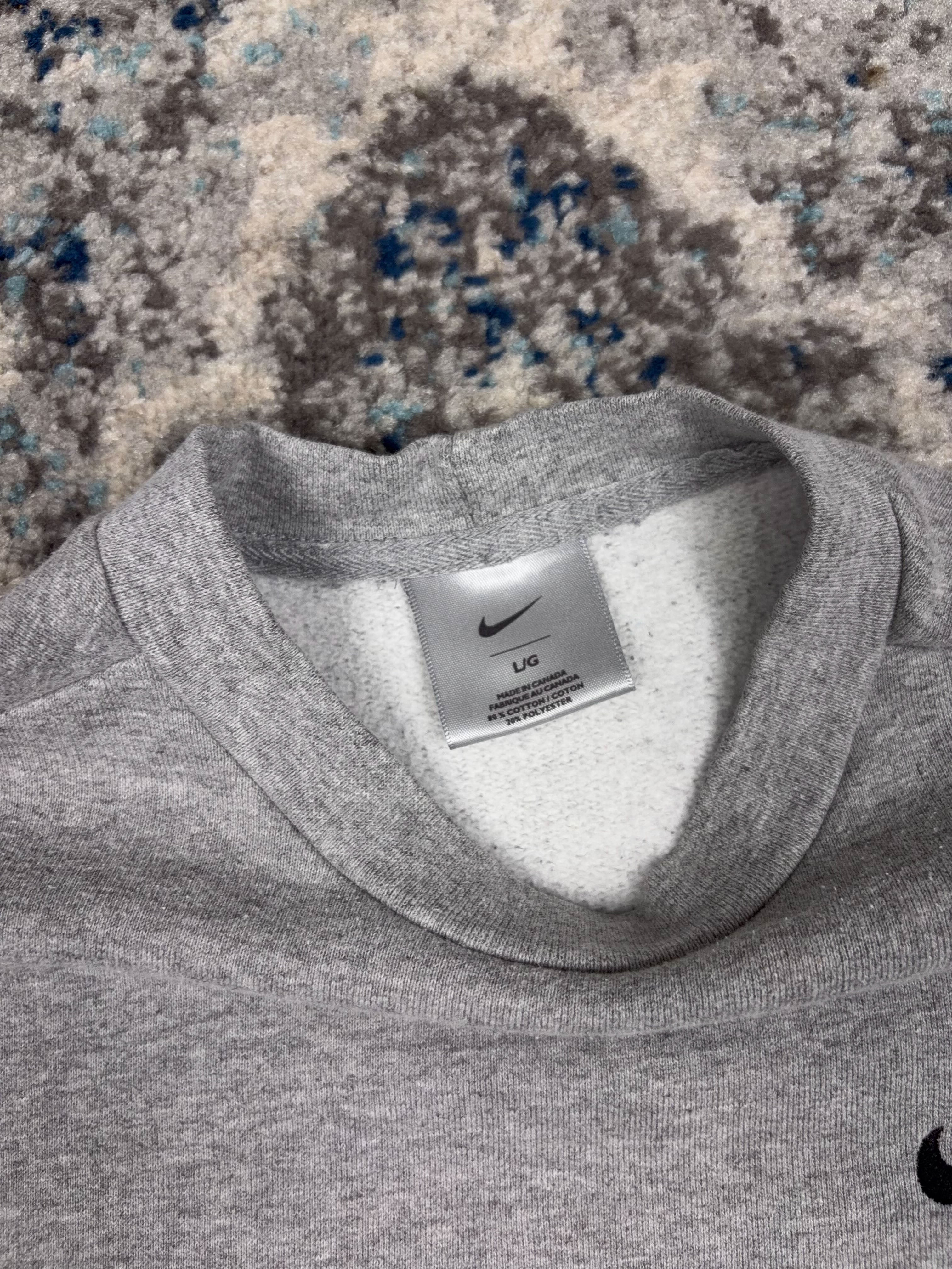 Vintage Nike Embroidered Mini Swoosh Crewneck Sweatshirt Size YOUTH Large