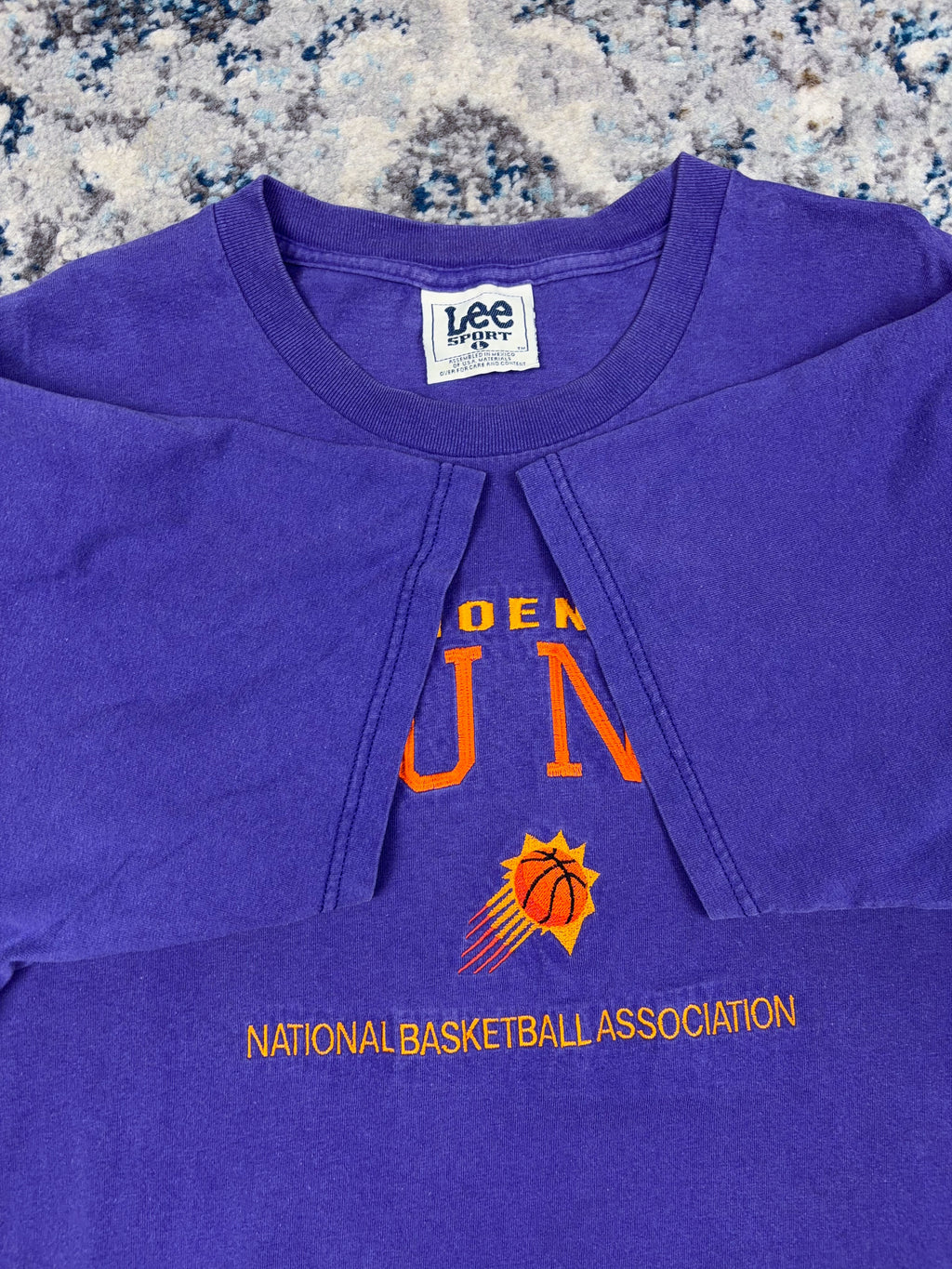 Vintage Phoenix Suns NBA Embroidered Spellout Logo Basketball T-Shirt Size Large