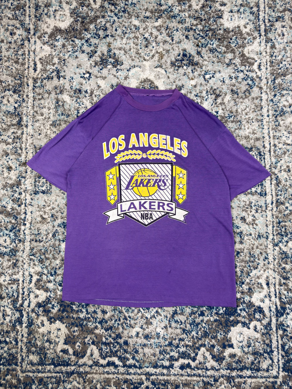 Vintage 80s/90s Los Angeles Lakers NBA Crest Graphic Spellout T-Shirt Size Large