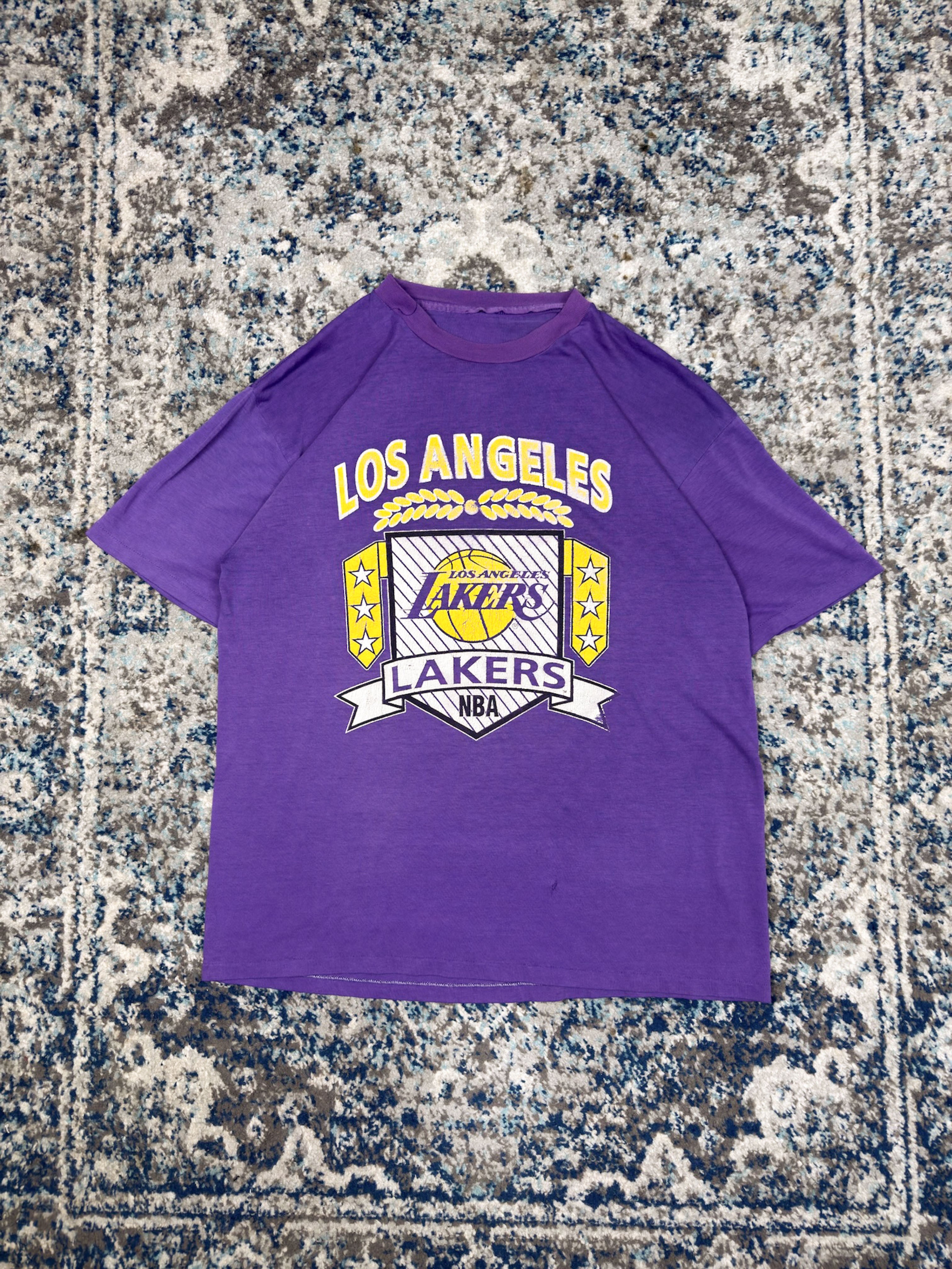 Vintage 80s/90s Los Angeles Lakers NBA Crest Graphic Spellout T-Shirt Size Large