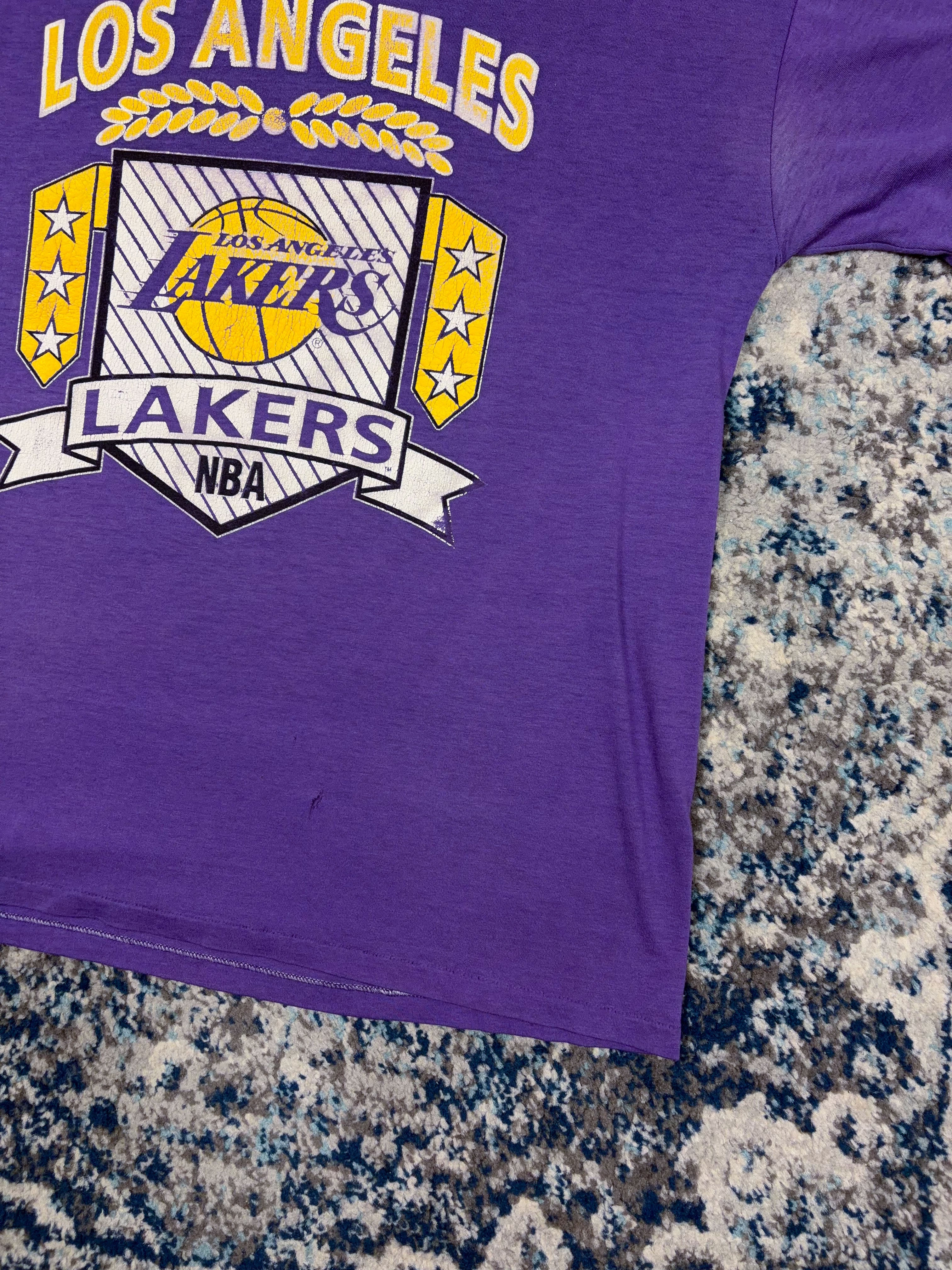 Vintage 80s/90s Los Angeles Lakers NBA Crest Graphic Spellout T-Shirt Size Large
