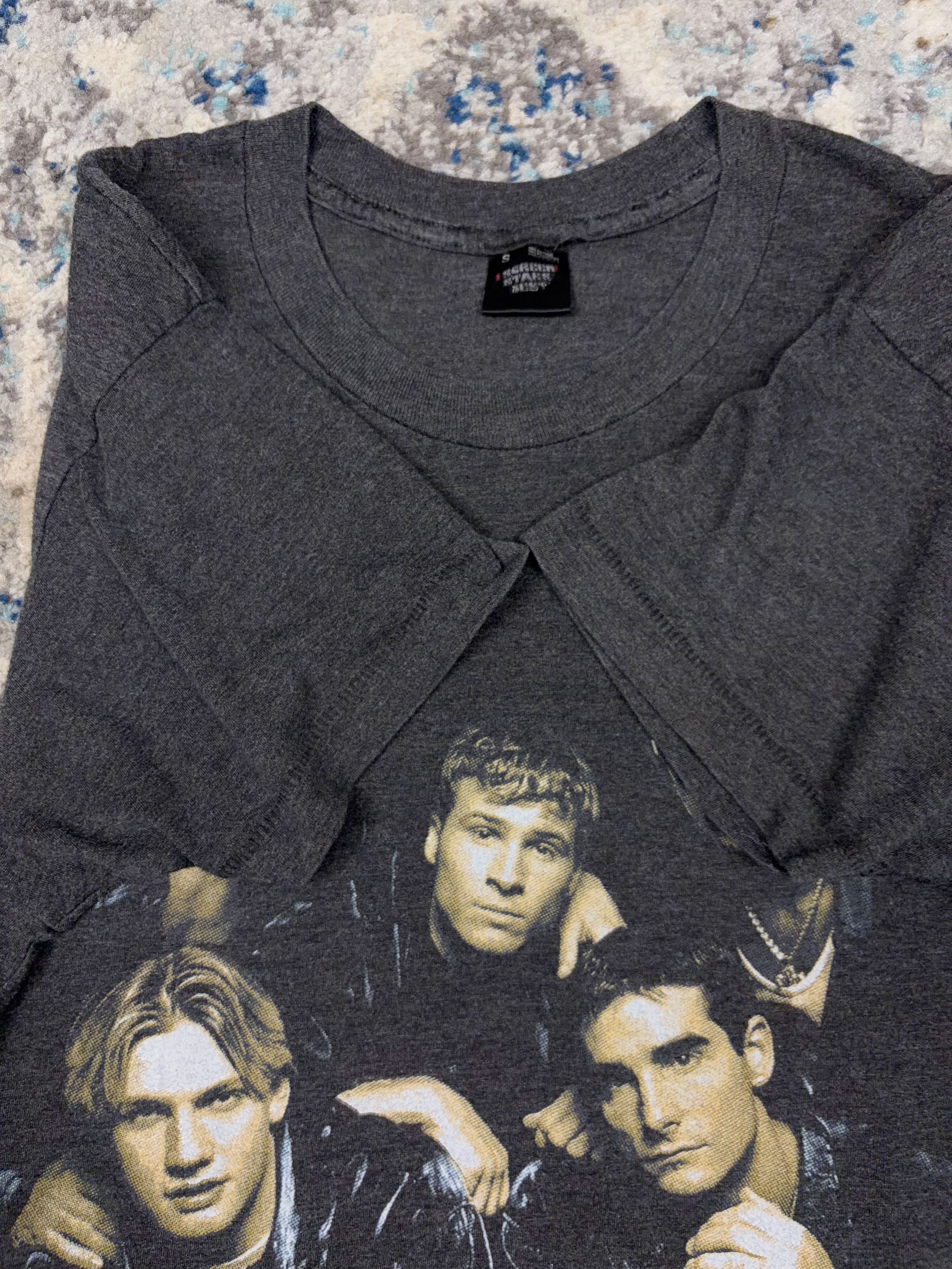 Vintage 1998 Backstreet Boys Pop Music Roster Tour Graphic T-Shirt Size Small