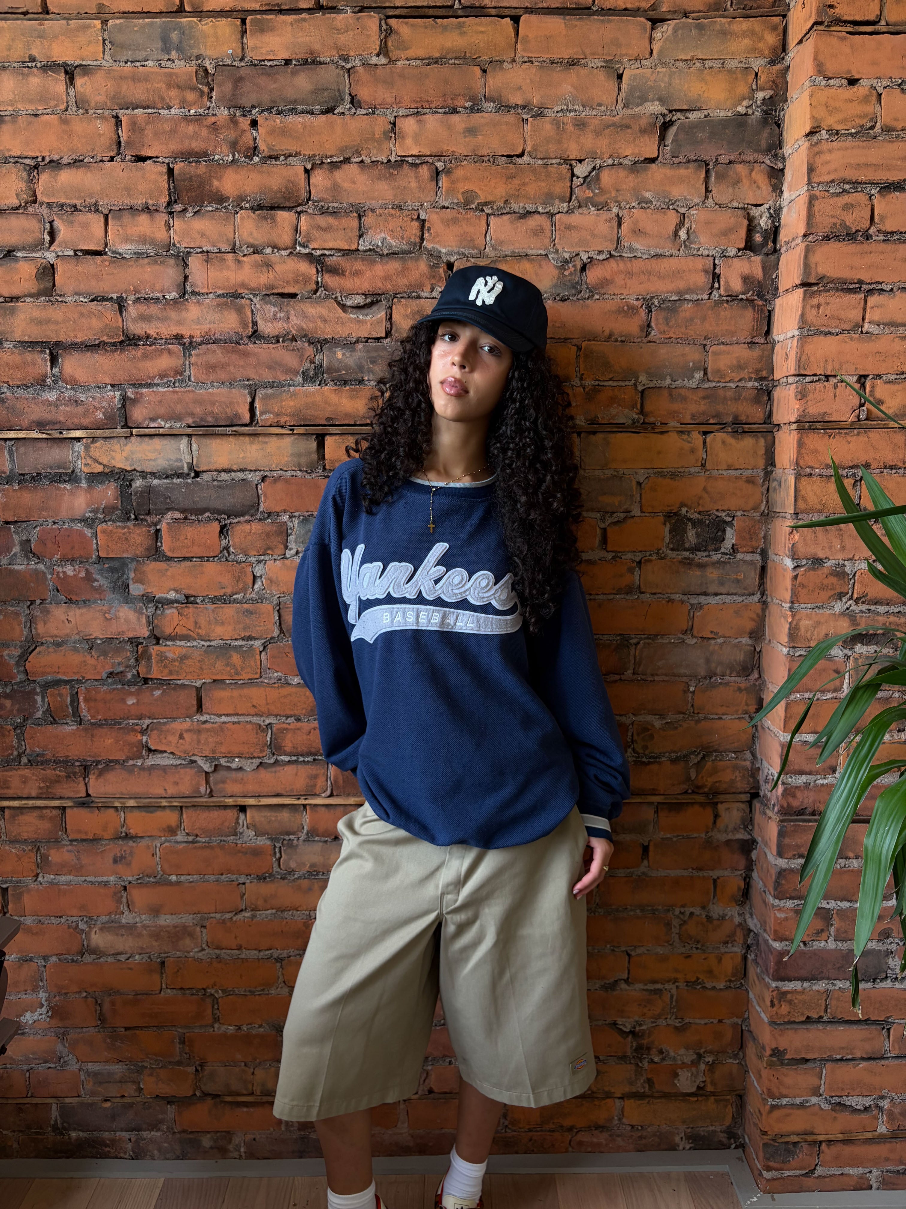 Vintage 90s New York Yankees MLB Embroidered Tailsweep Starter Sweatshirt Size Large