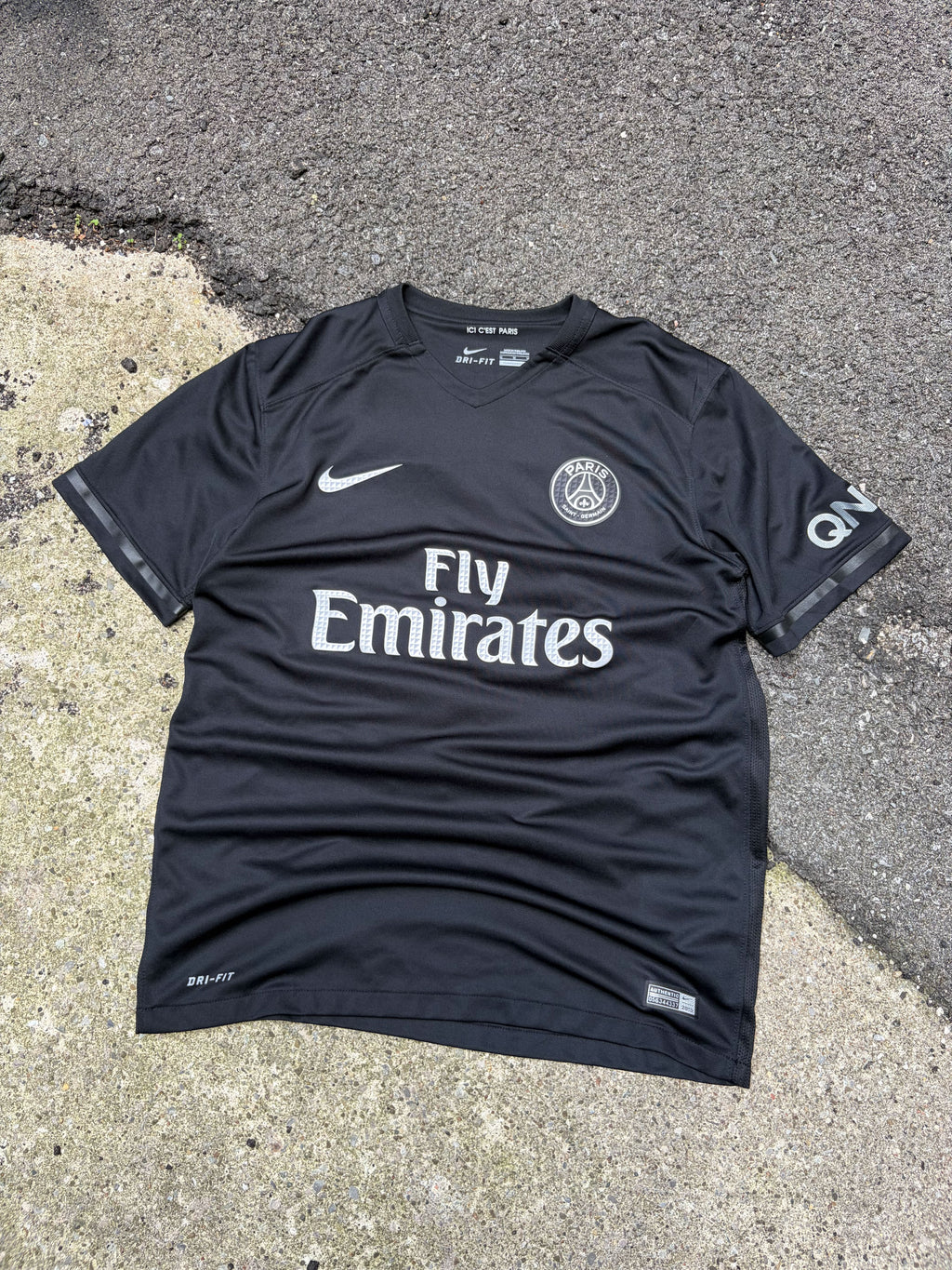 2015-16 Blaise Matuidi #14 Paris Saint-Germain Nike Soccer Jersey Size Medium