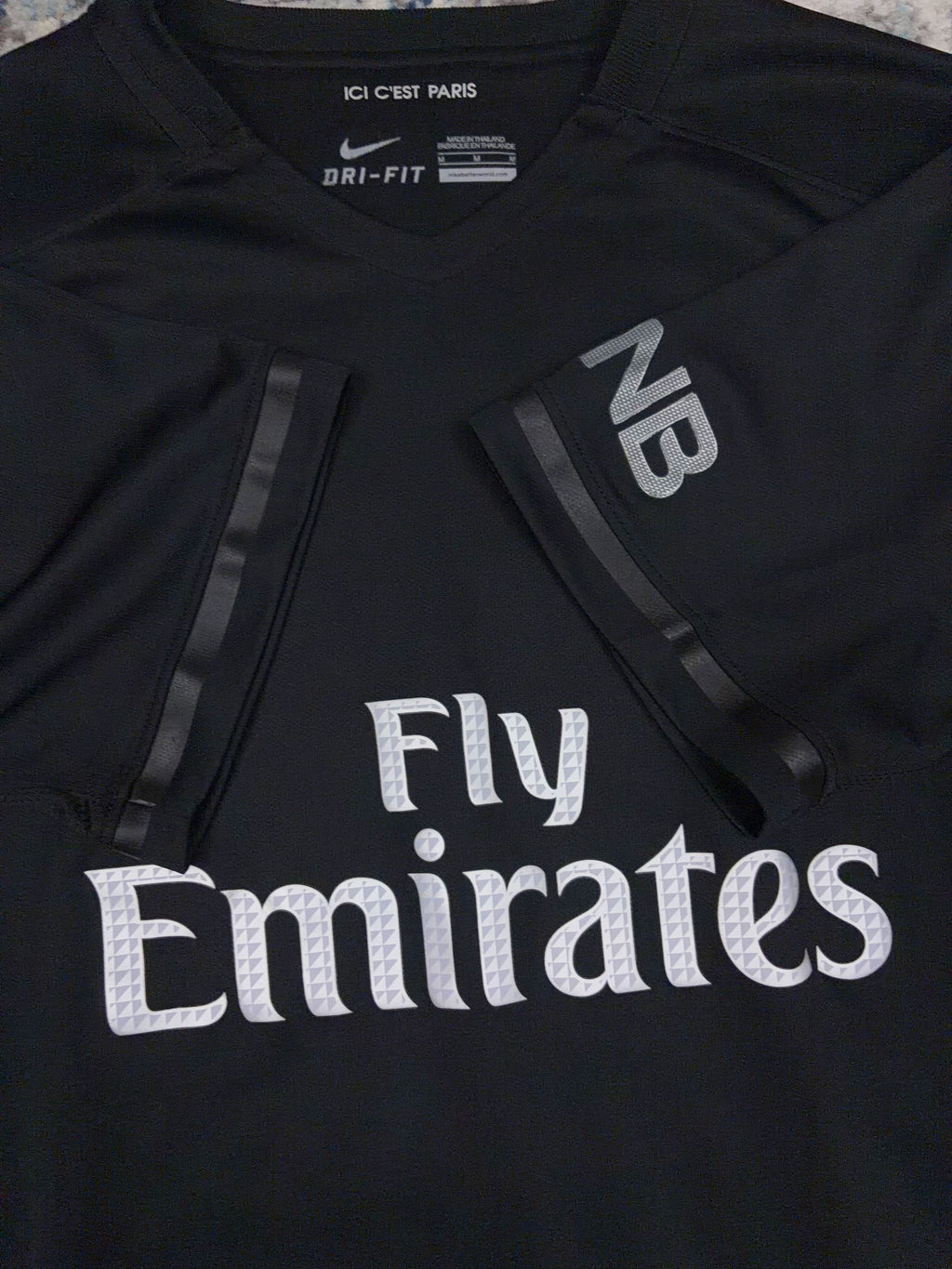 2015-16 Blaise Matuidi #14 Paris Saint-Germain Nike Soccer Jersey Size Medium