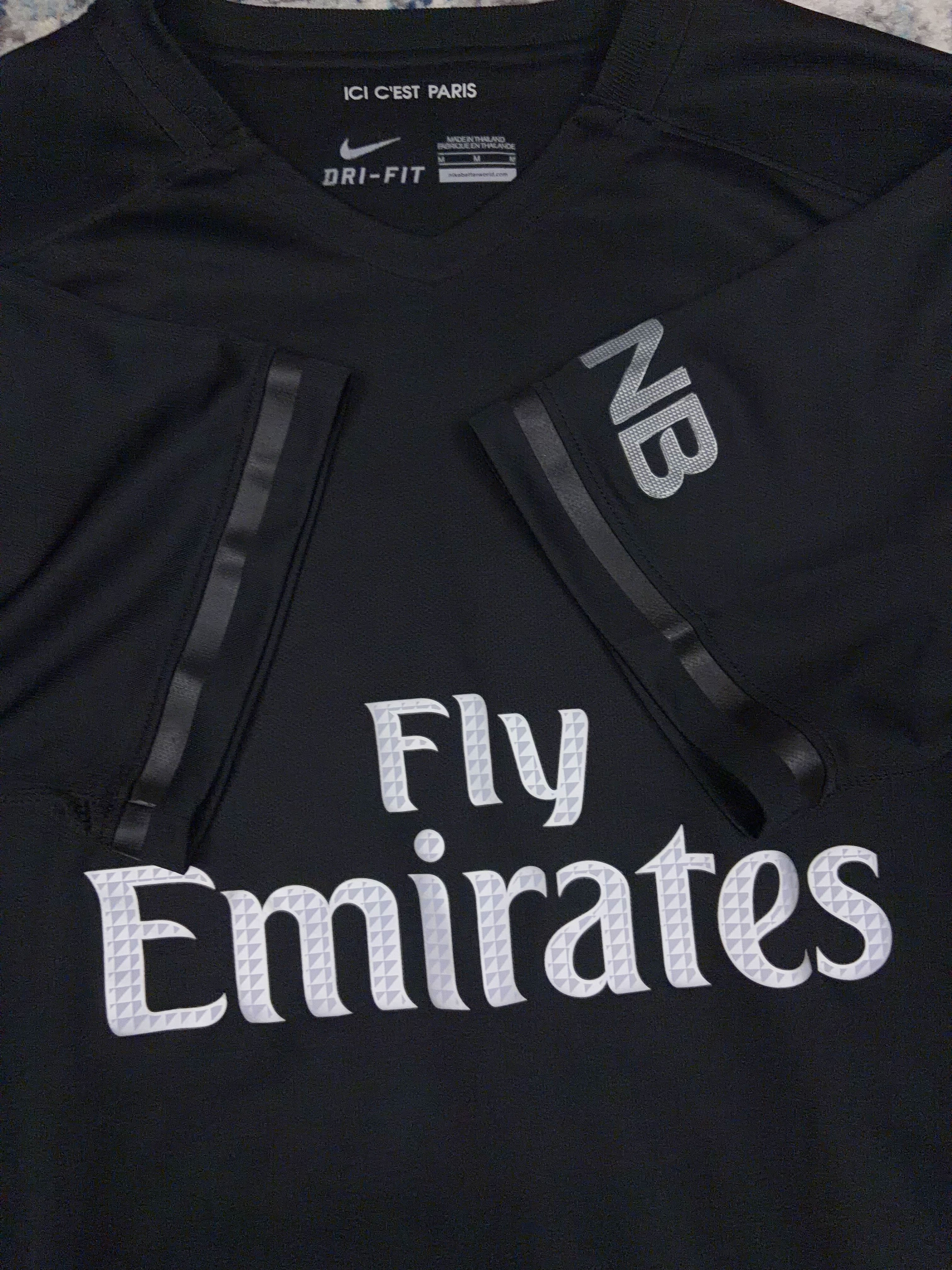 2015-16 Blaise Matuidi #14 Paris Saint-Germain Nike Soccer Jersey Size Medium