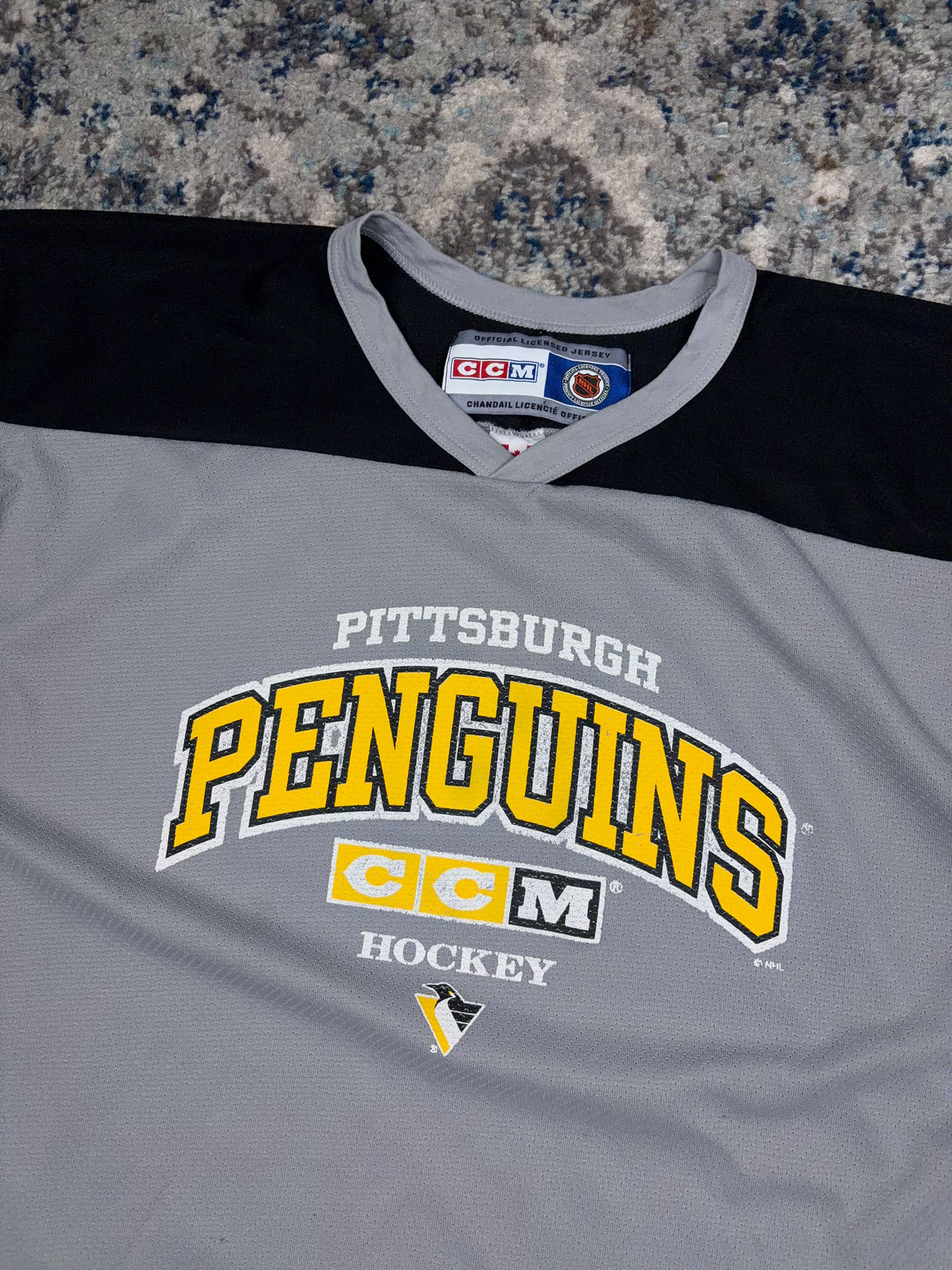 Vintage Pittsburgh Penguins NHL Graphic CCM Practice Hockey Jersey Size XL