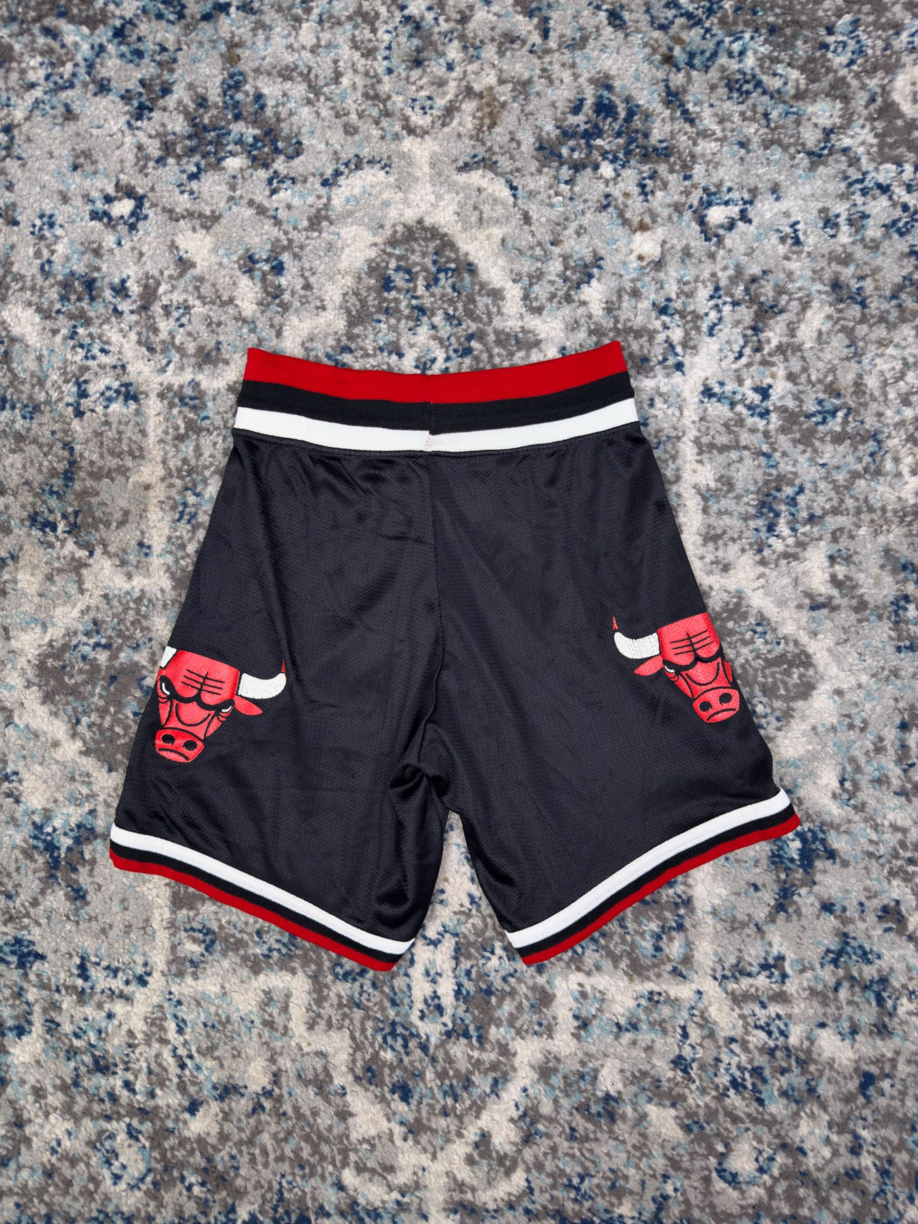 Vintage 80s/90s Chicago Bulls NBA Champion Mesh Basketball Shorts Size M (10-12) YOUTH