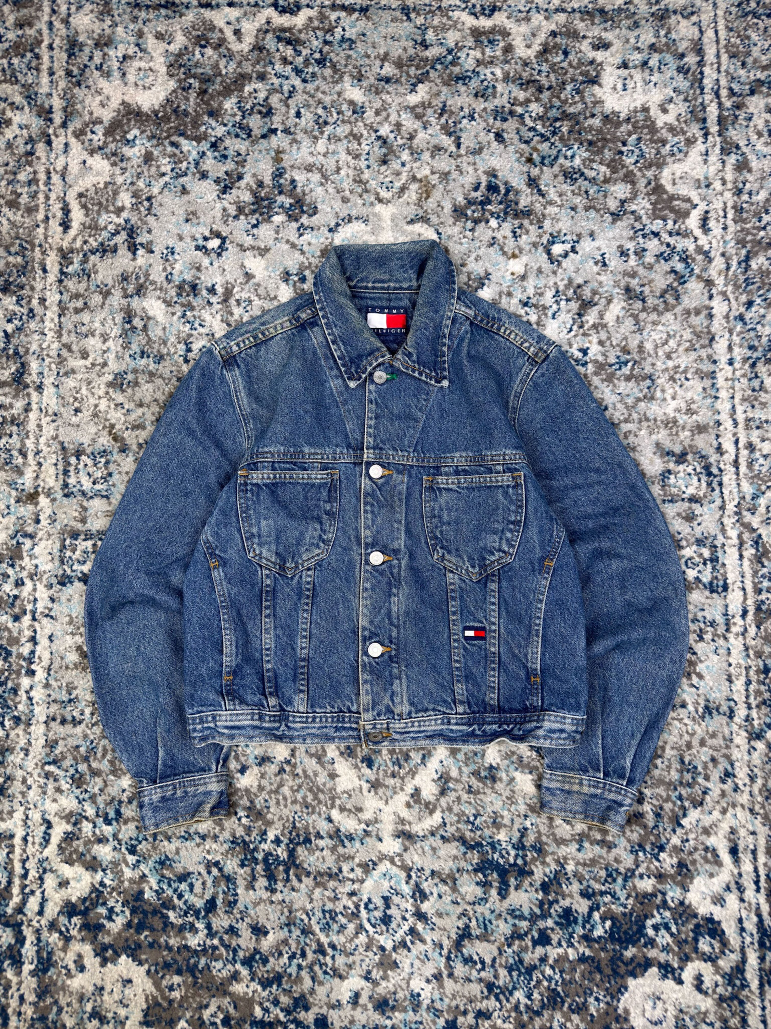 Vintage Tommy Hilfiger Medium Wash Denim Trucker Jacket Size Medium YOUTH