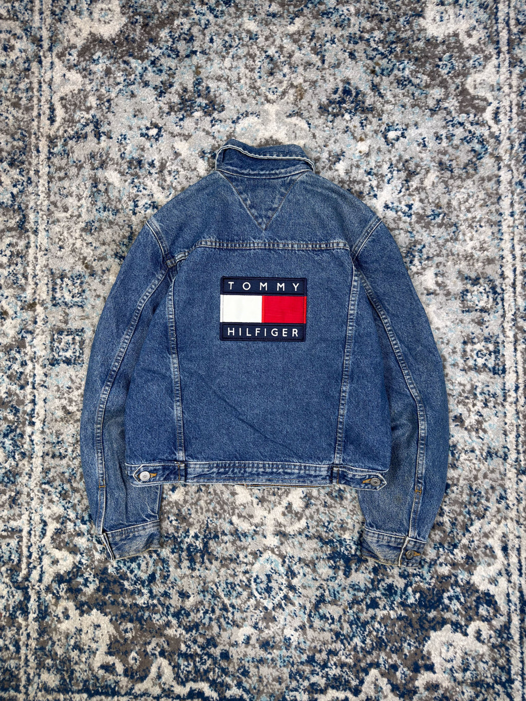 Vintage Tommy Hilfiger Medium Wash Denim Trucker Jacket Size Medium YOUTH