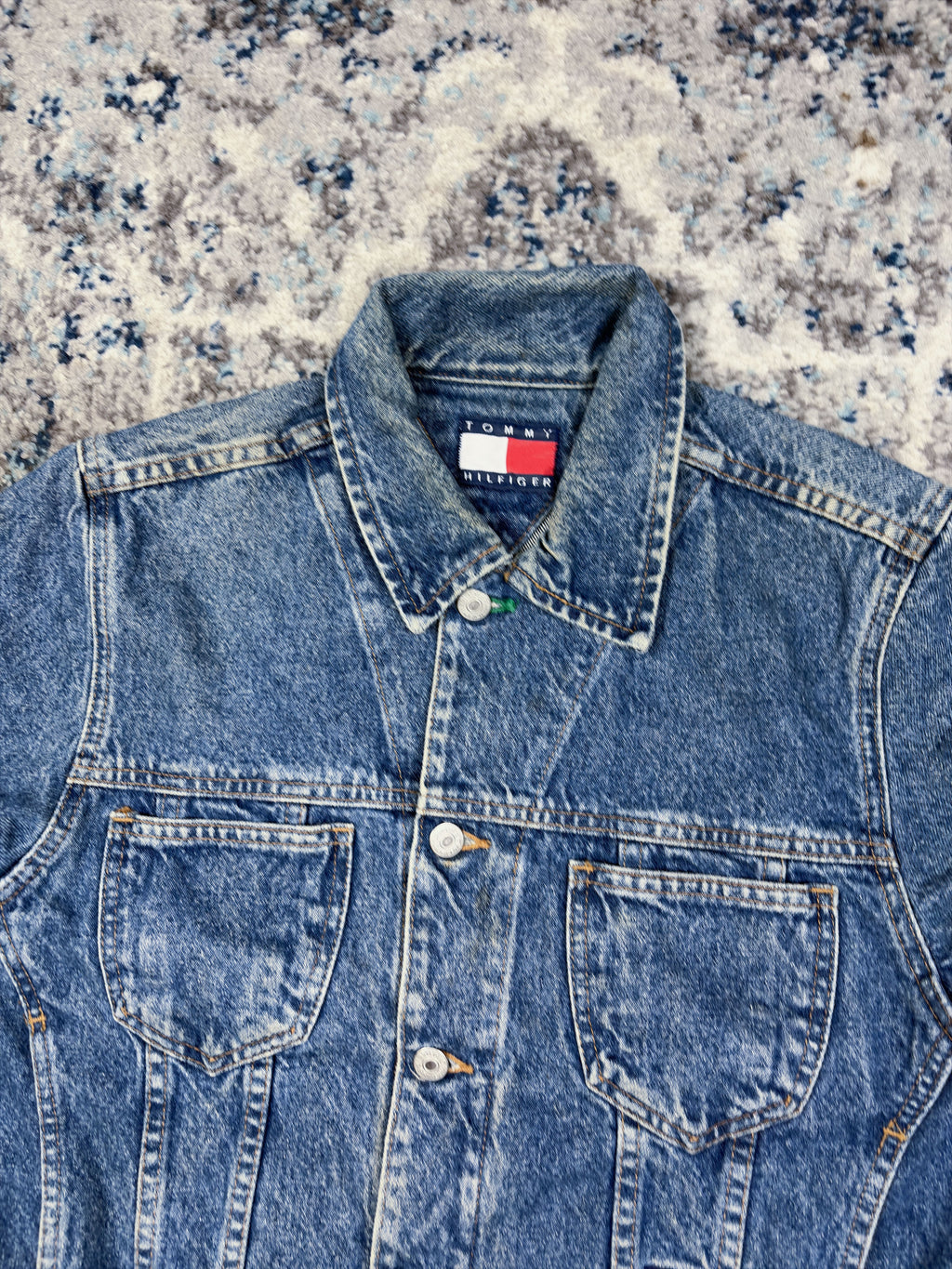 Vintage Tommy Hilfiger Medium Wash Denim Trucker Jacket Size Medium YOUTH