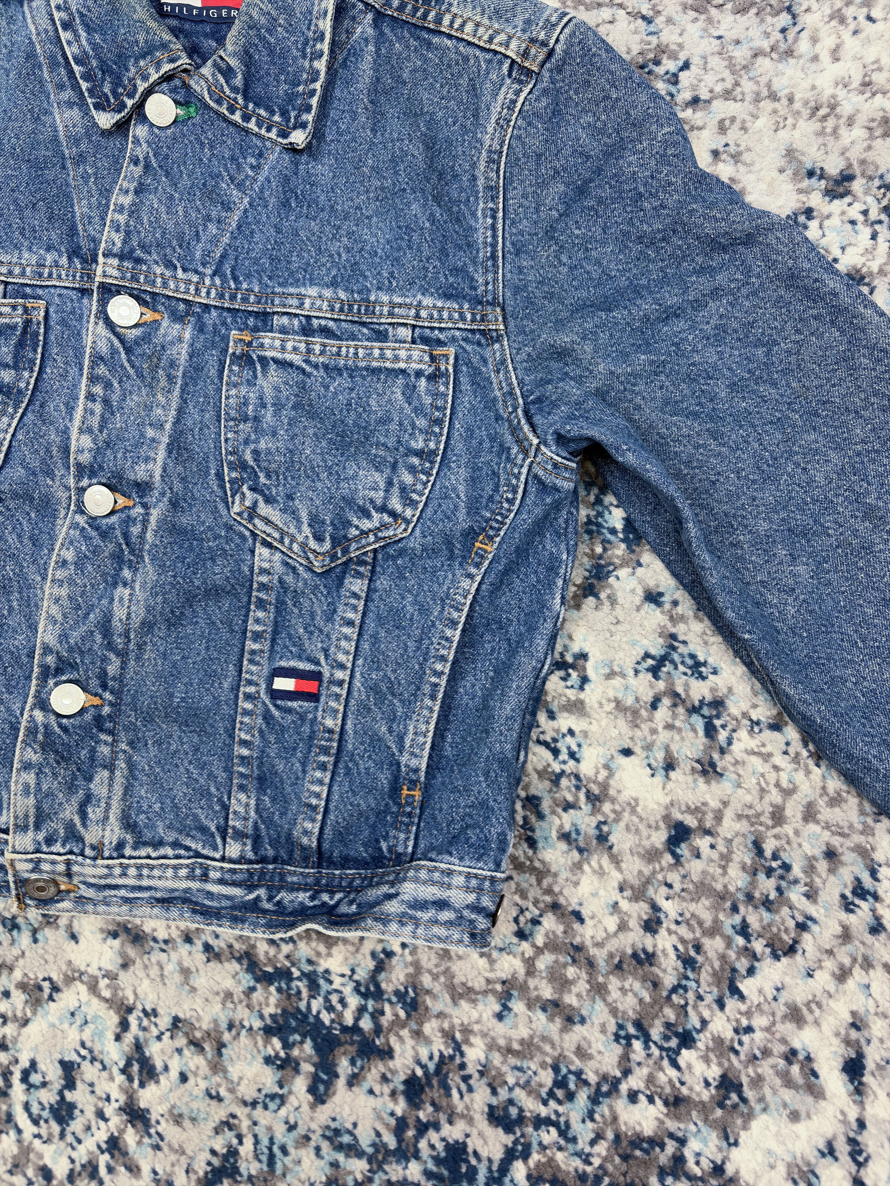Vintage Tommy Hilfiger Medium Wash Denim Trucker Jacket Size Medium YOUTH