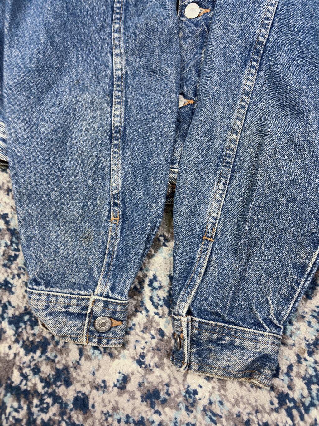 Vintage Tommy Hilfiger Medium Wash Denim Trucker Jacket Size Medium YOUTH