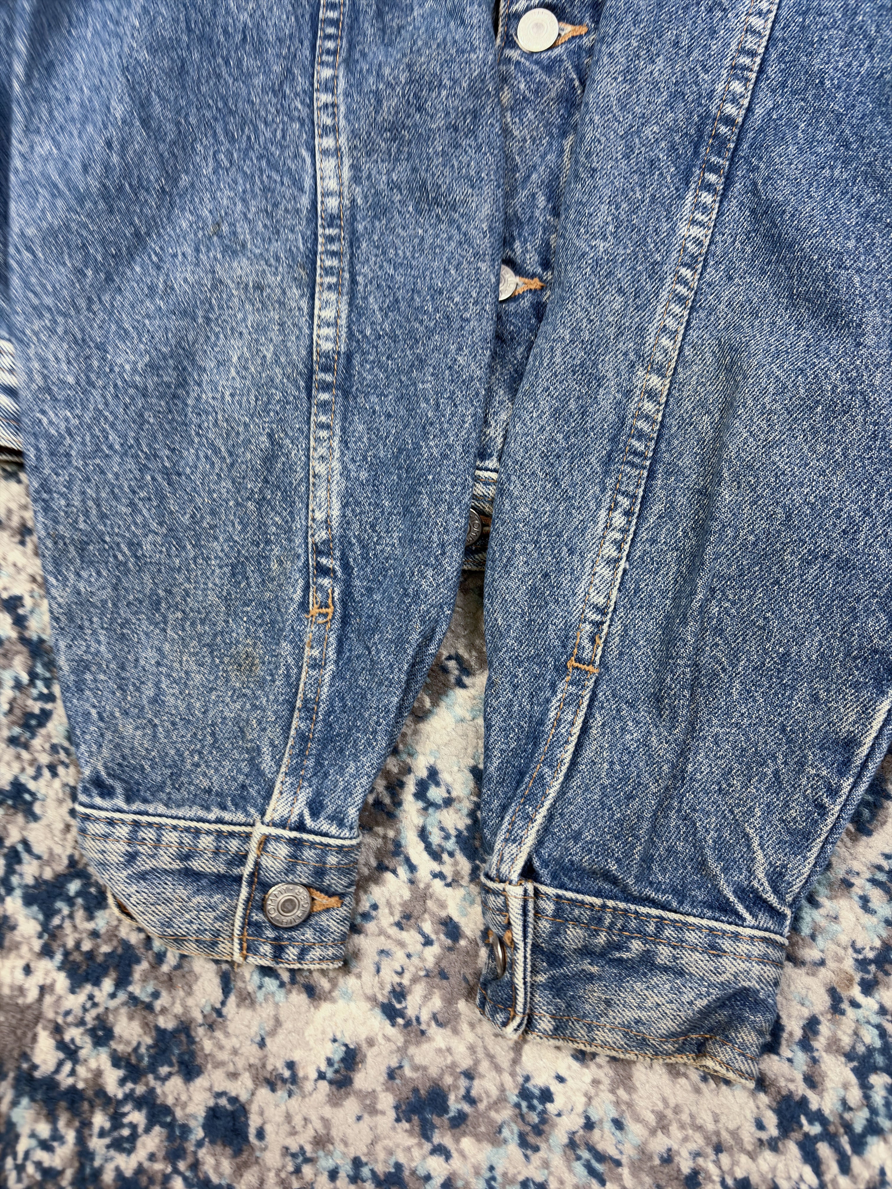 Vintage Tommy Hilfiger Medium Wash Denim Trucker Jacket Size Medium YOUTH