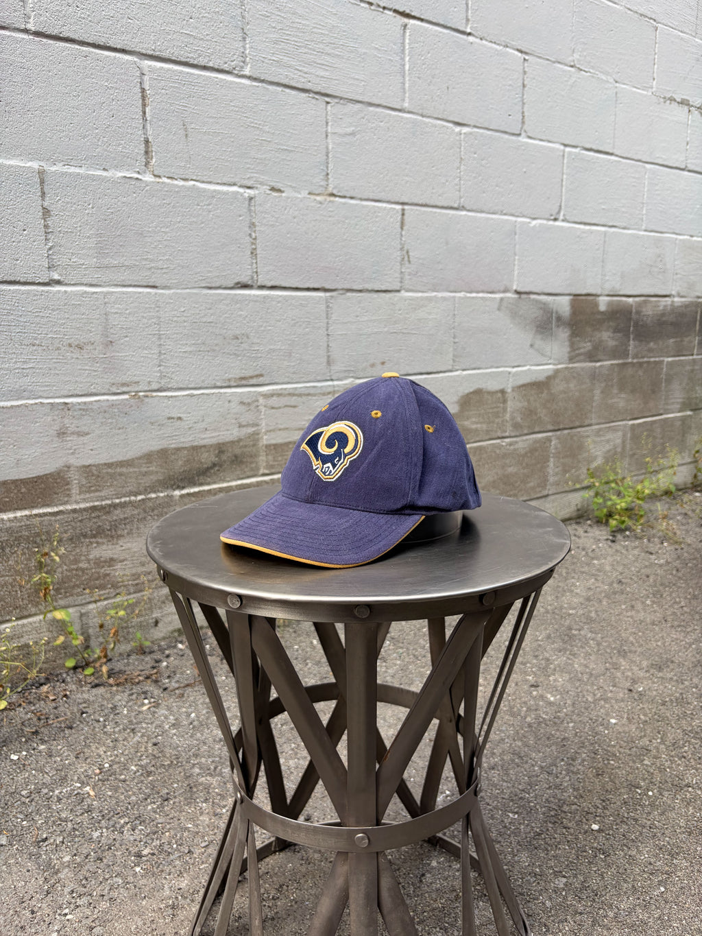 Vintage St. Louis Rams NFL Embroidered Logo Annco Flexfit Hat Size L/XL