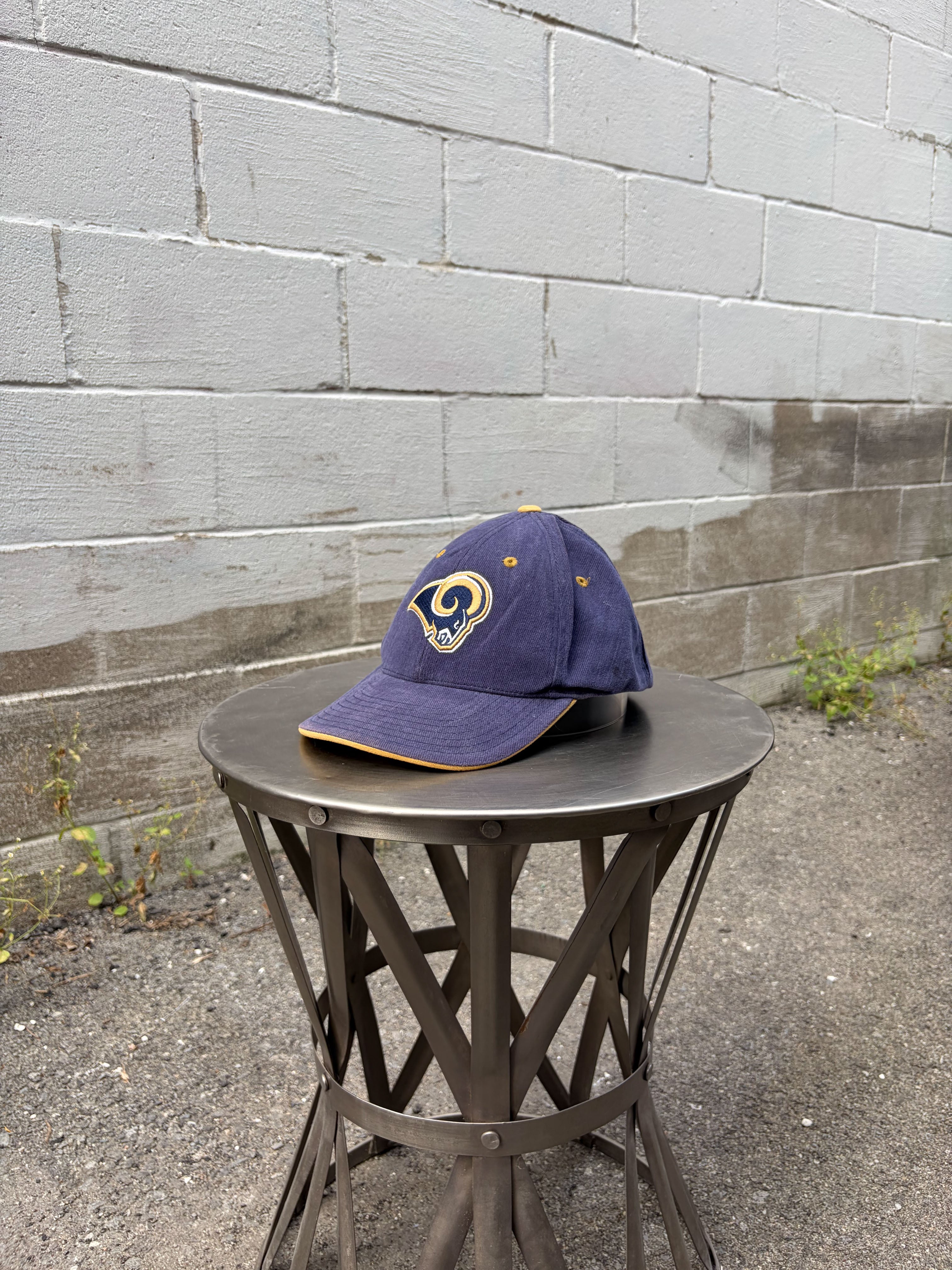 Vintage St. Louis Rams NFL Embroidered Logo Annco Flexfit Hat Size L/XL