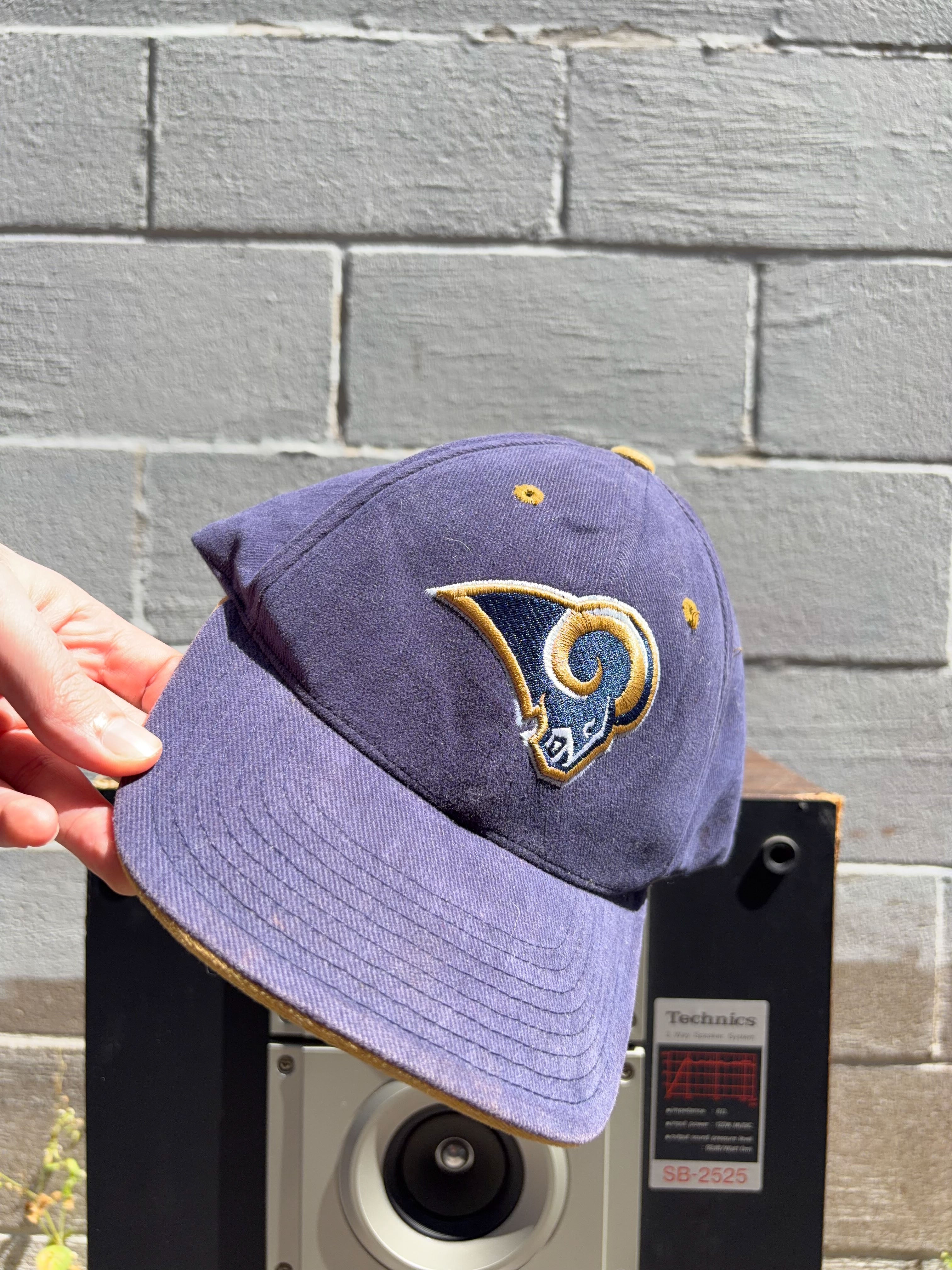 Vintage St. Louis Rams NFL Embroidered Logo Annco Flexfit Hat Size L/XL
